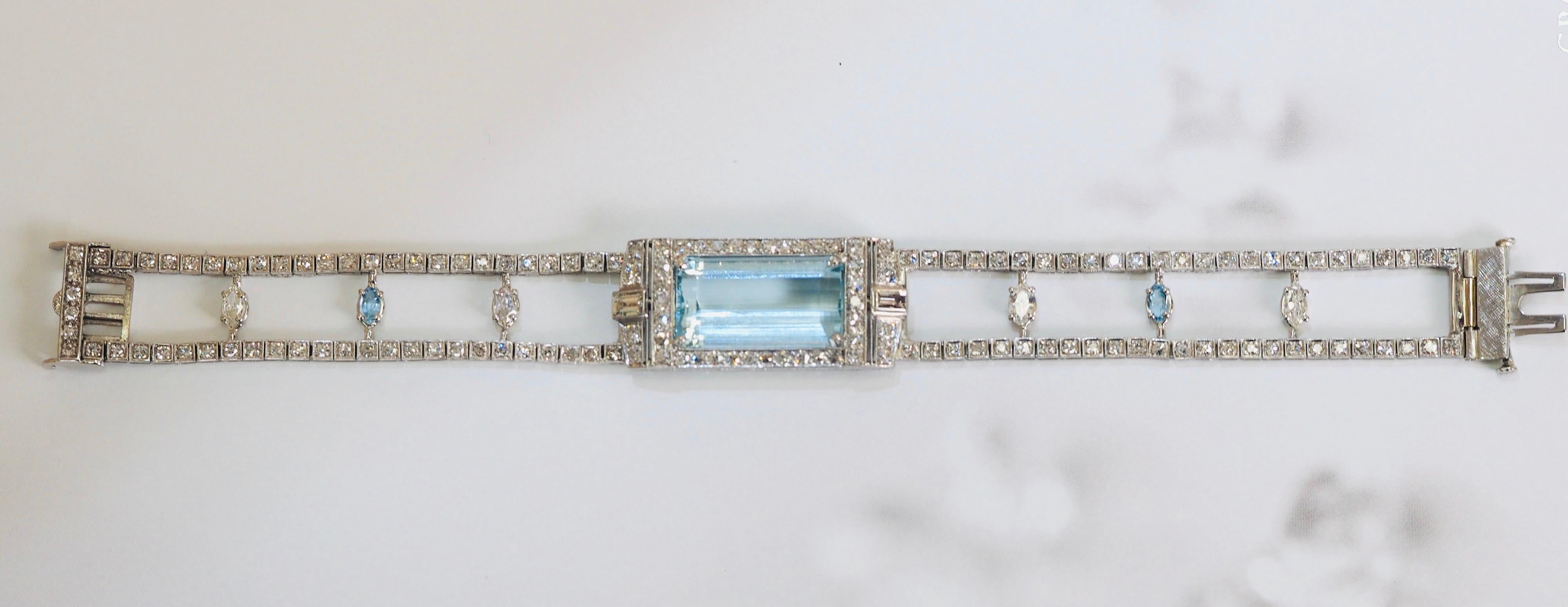 Art Deco 10.20 Carat Aquamarine Platinum and Diamond Vintage Bracelet In Excellent Condition In Addison, TX