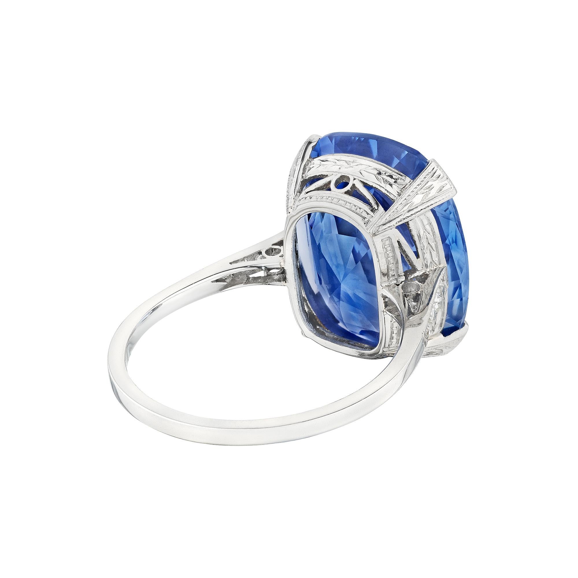 Platin Art Deco 10,32 Natürlicher blauer Saphir im Kissenschliff mit Kissenschliff im Zustand „Hervorragend“ in Greenwich, CT