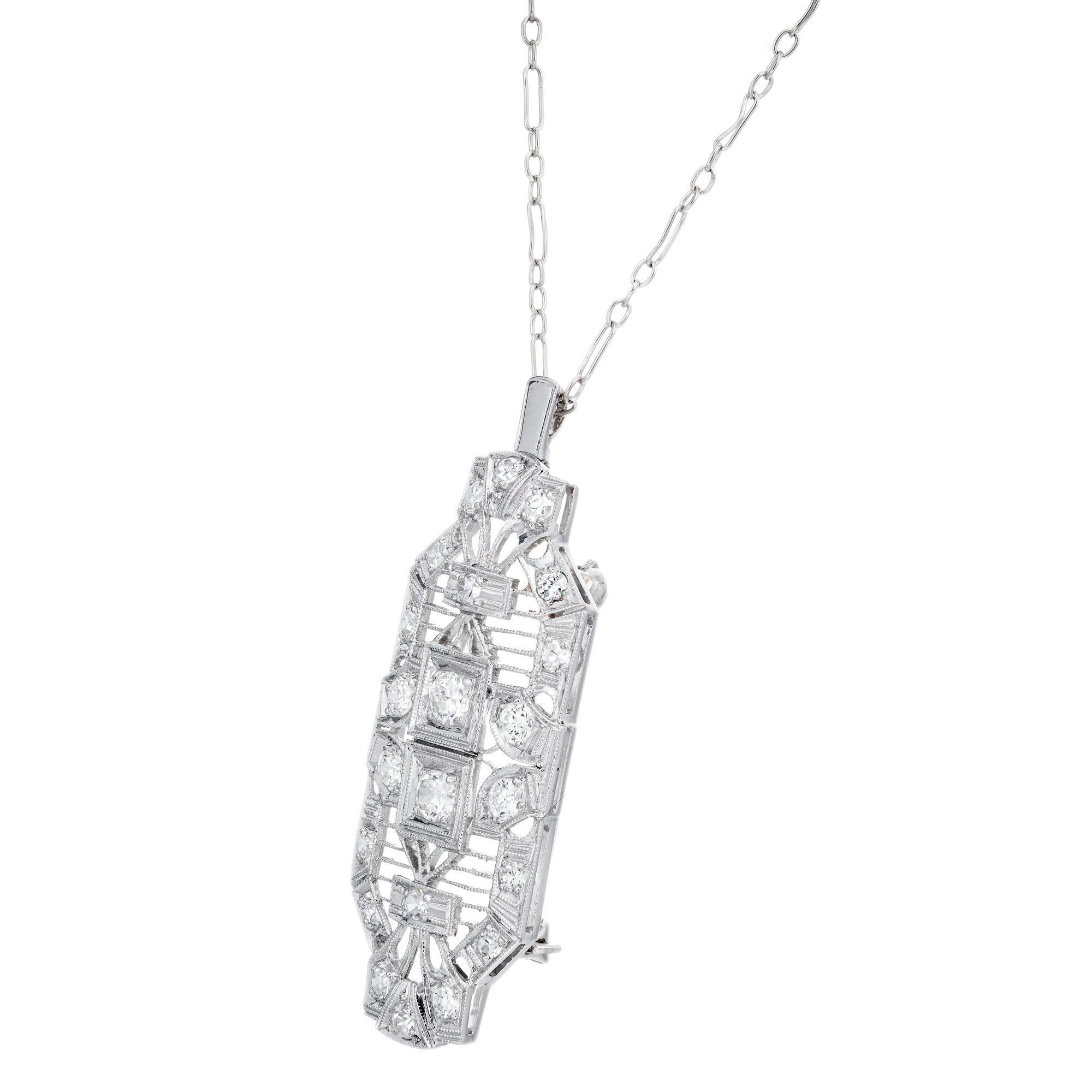 collier pendentif broche en diamants Art Déco en platine des années 1930. Broche en diamant filigrane ajouré avec une baleine repliable qui la convertit en collier pendentif. La broche/pendentif est en platine et la chaîne vintage de 19 pouces est