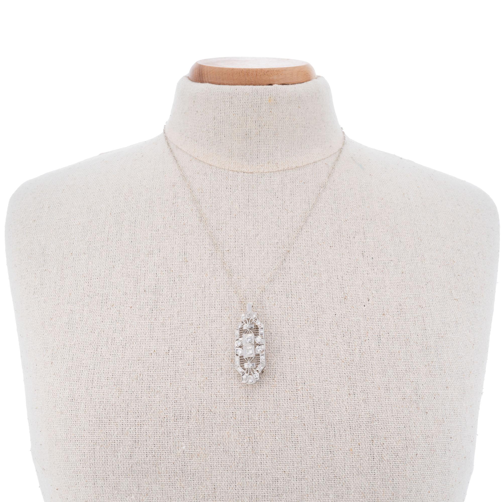 Art Deco 1,04 Karat Diamant Platin Brosche Anhänger Halskette (Rundschliff) im Angebot