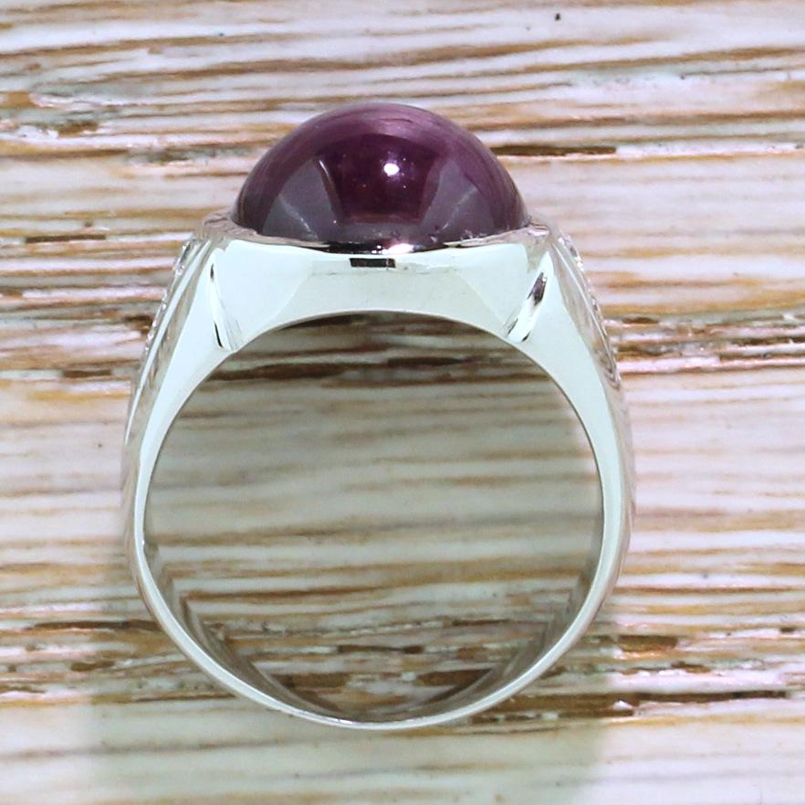 Art Deco 10.43 Carat Cabochon Ruby Solitaire Ring In Good Condition For Sale In Essex, GB