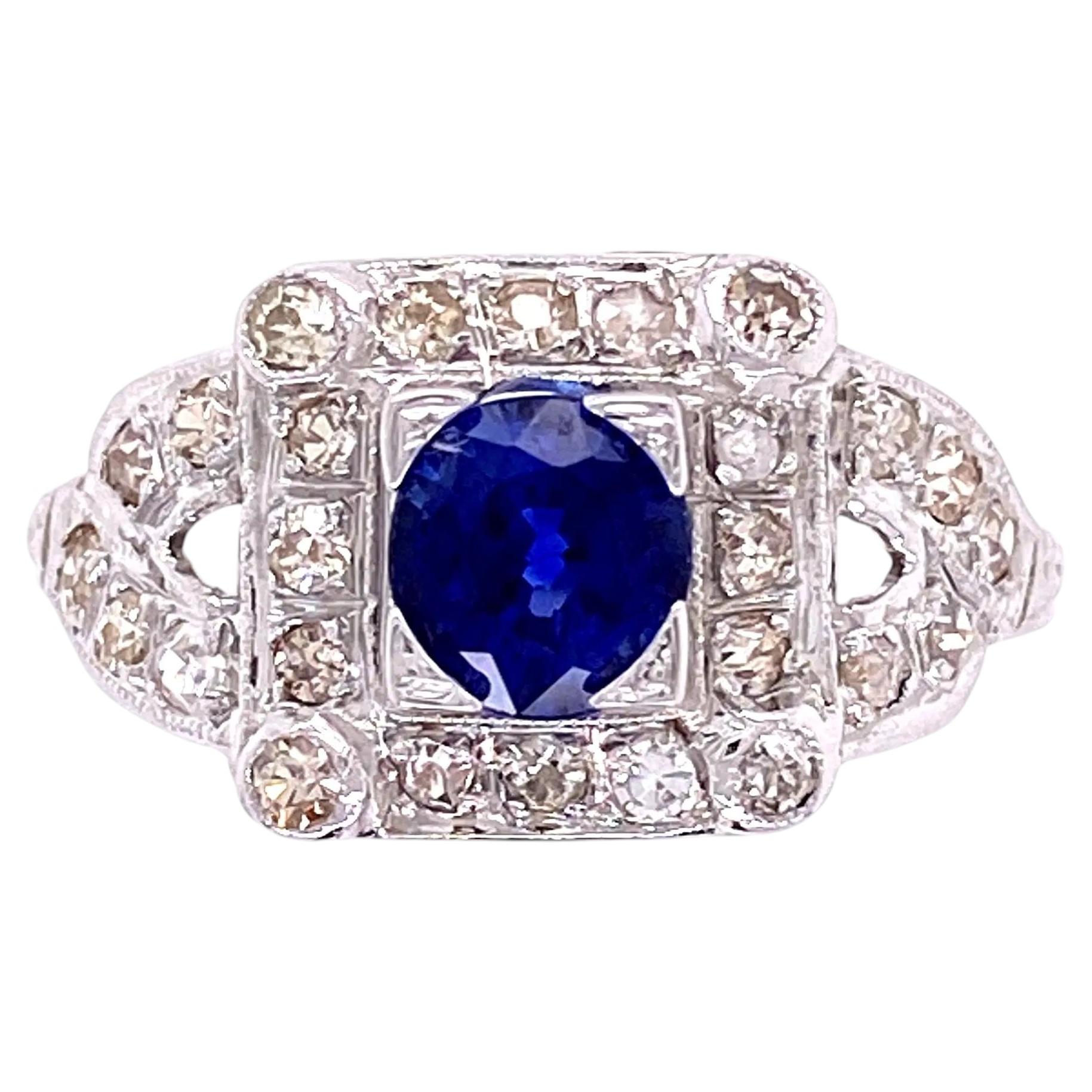 Art Deco 1.05 Carat Kashmir Blue Color Sapphire Diamond Carré Gold Vintage Ring