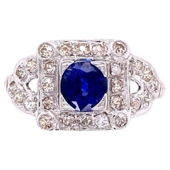 Art Deco 1.05 Carat Kashmir Blue Color Sapphire Diamond Carré Gold Vintage Ring