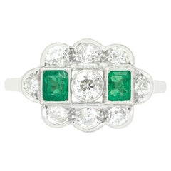 Bague grappe Art déco en diamants et émeraudes de 1,05 carat, c. 1920