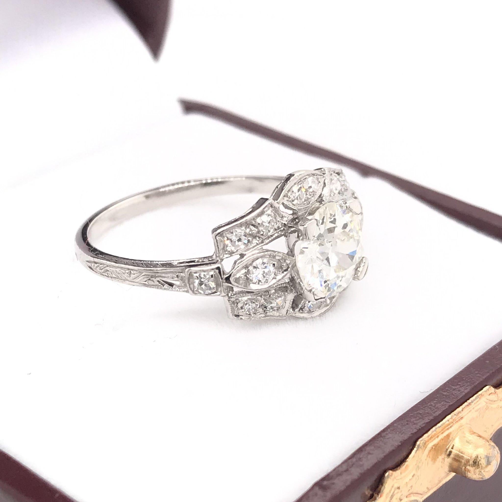 Art Deco 1.06 Carat Platinum Diamond Engagement Ring 7