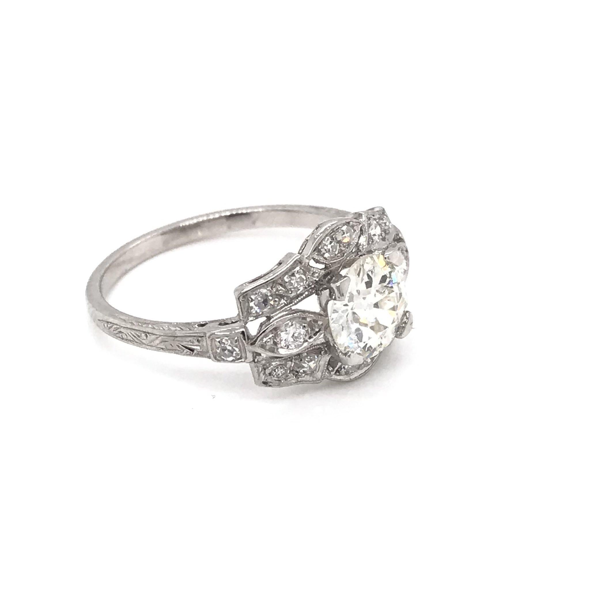 Art Deco 1.06 Carat Platinum Diamond Engagement Ring In Excellent Condition In Montgomery, AL