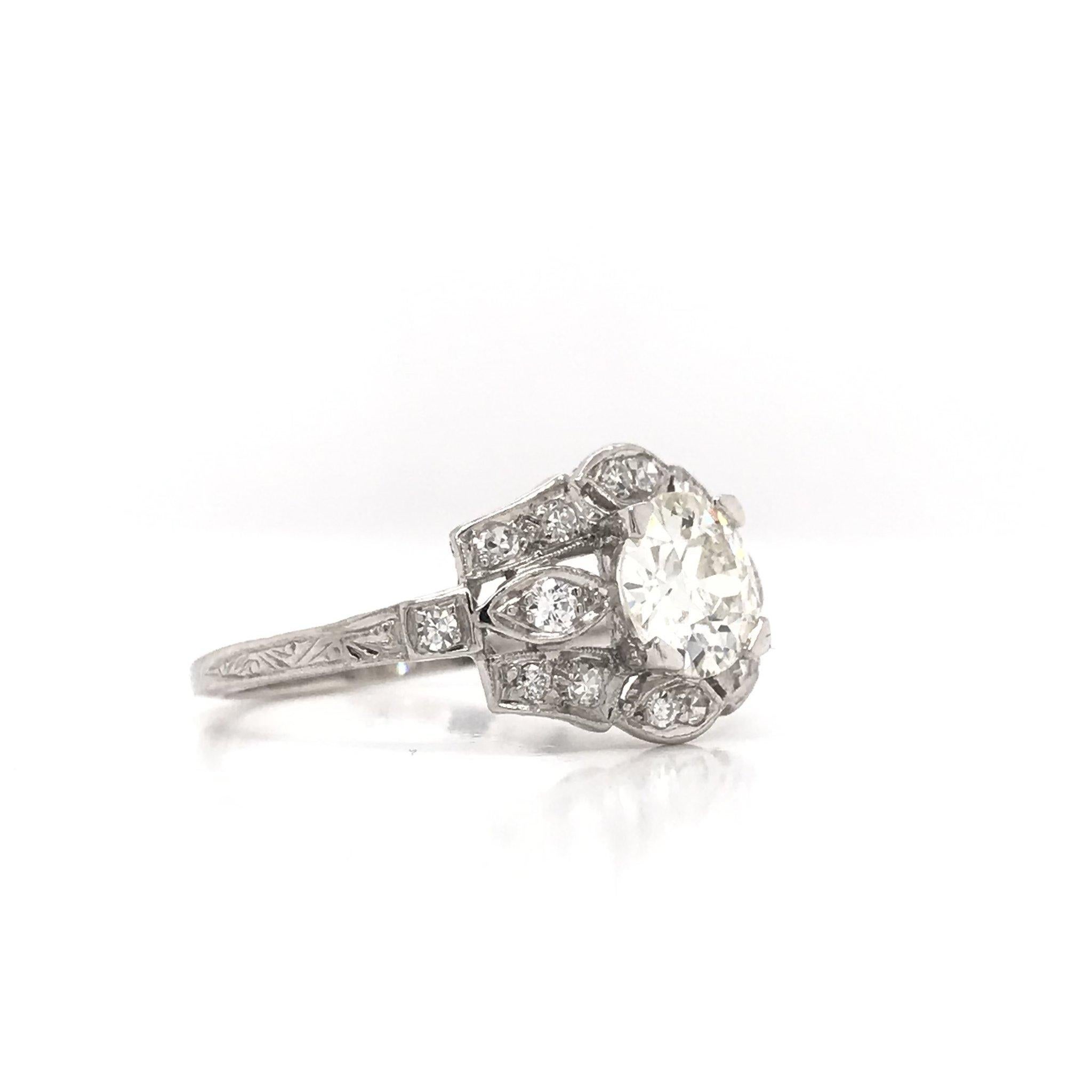 Women's Art Deco 1.06 Carat Platinum Diamond Engagement Ring