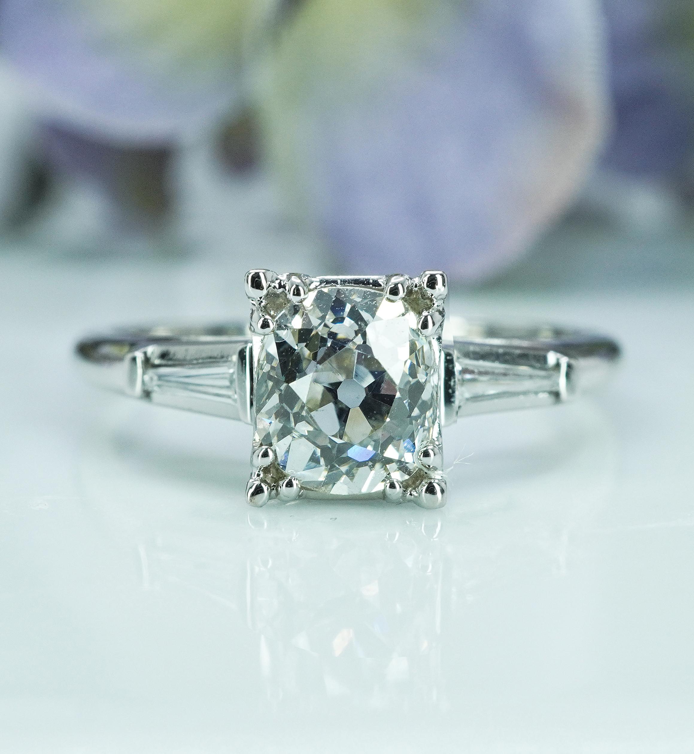 Art Deco 1.06ct Old Mine cut Miner Cushion Diamond Engagement Ring Platinum Estate 

This is an exquisite piece of estate jewelry crafted in luxurious platinum. There is a glorious 1.06 carats Old Mine Cushion cut diamond set in a gorgeous antique