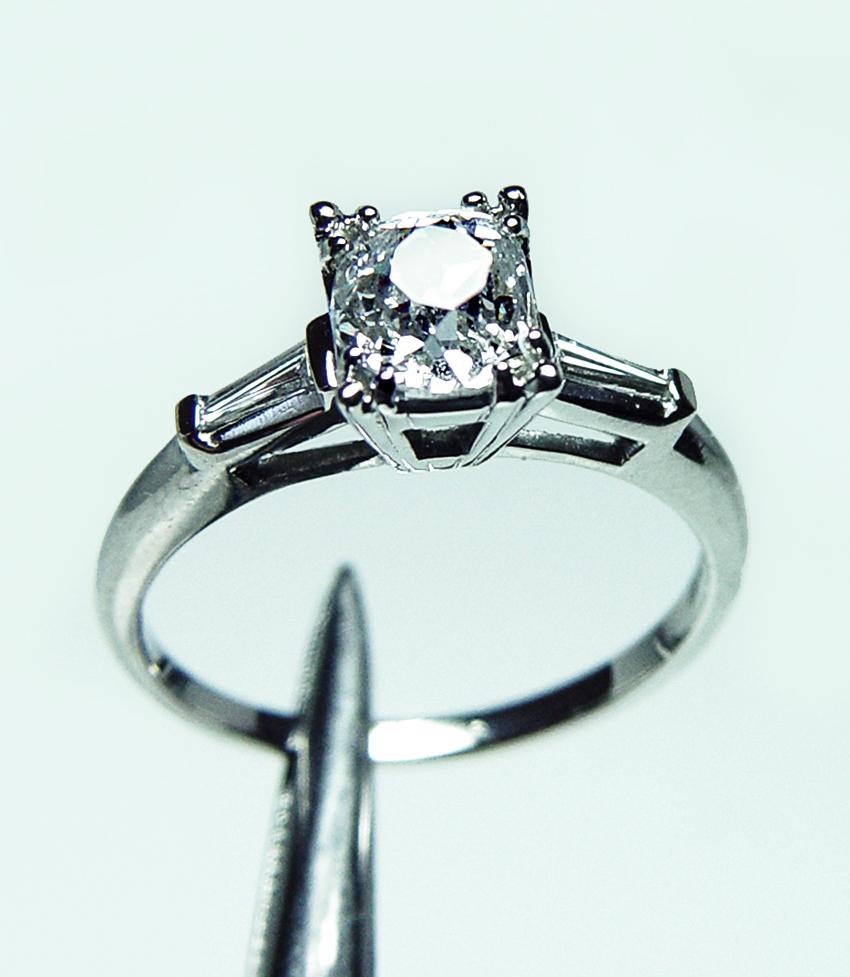 Art Deco 1.06ct Old Mine cut Cushion Diamond Engagement Ring Platinum Estate en Bueno estado para la venta en Brambleton, US