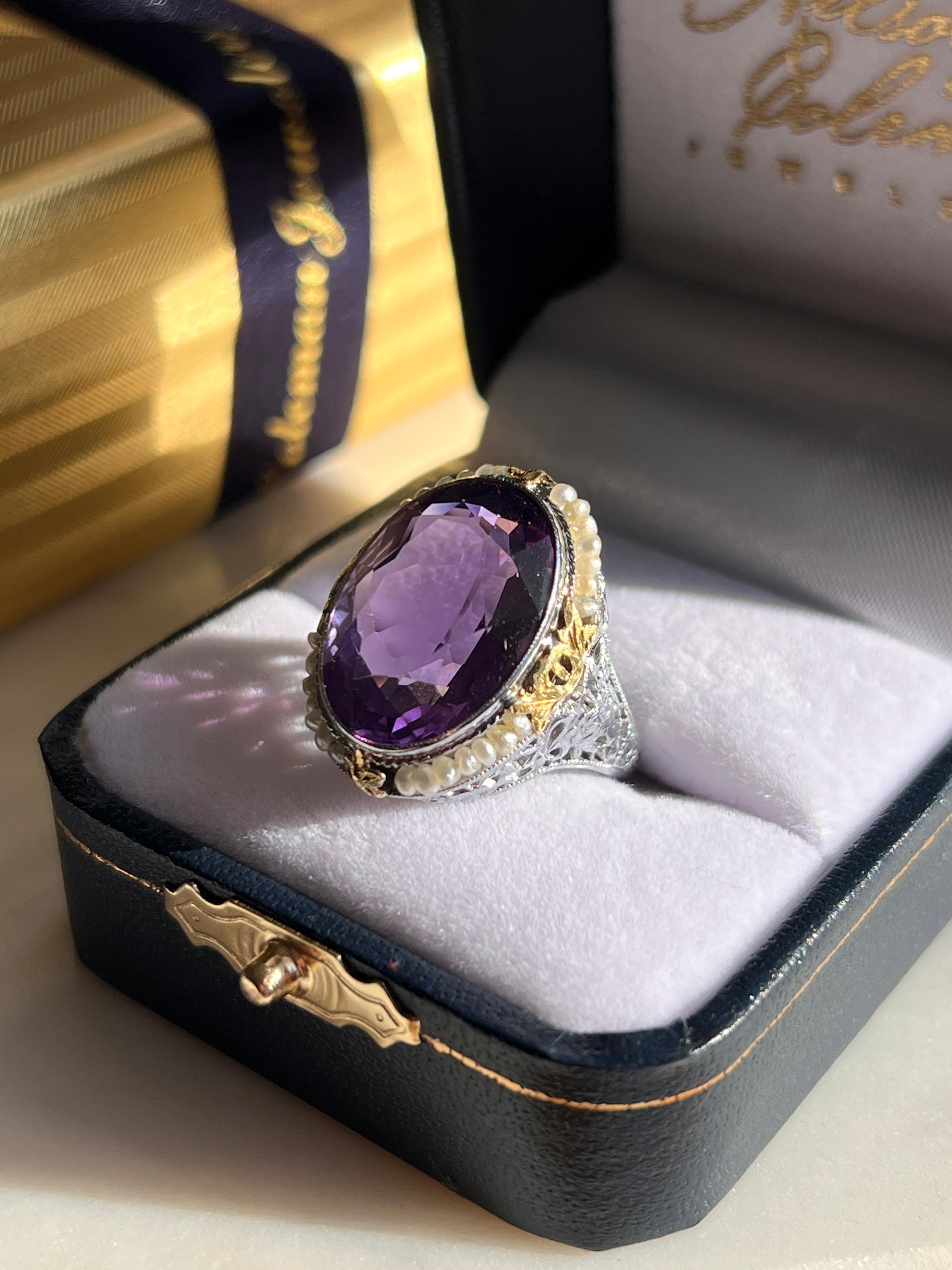 Art Deco 10,83 Karat Amethyst & Seed Pearl 14k Zwei-Ton-Cocktail-Ring 1930er Jahre (Art déco) im Angebot