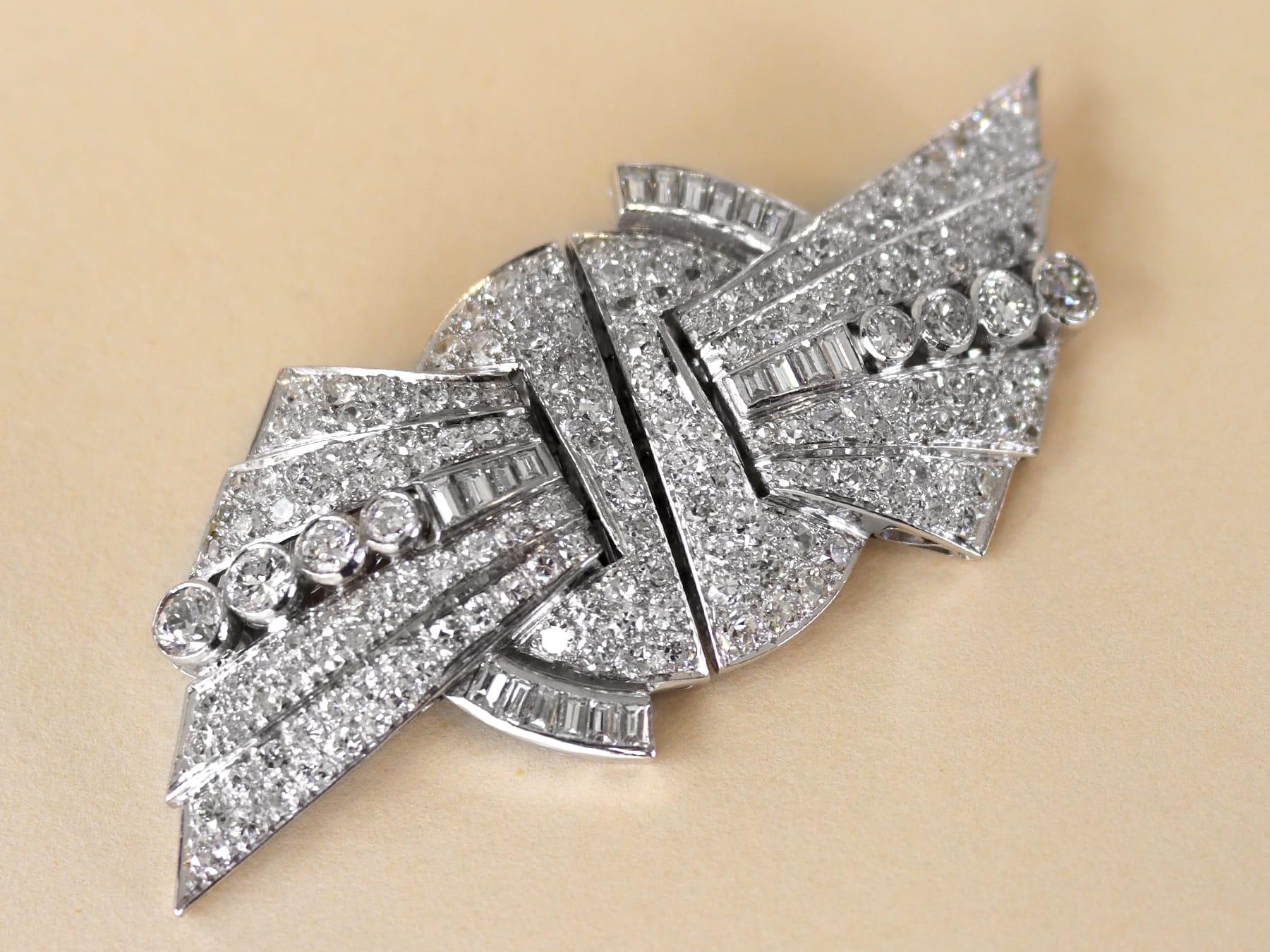 double broche
