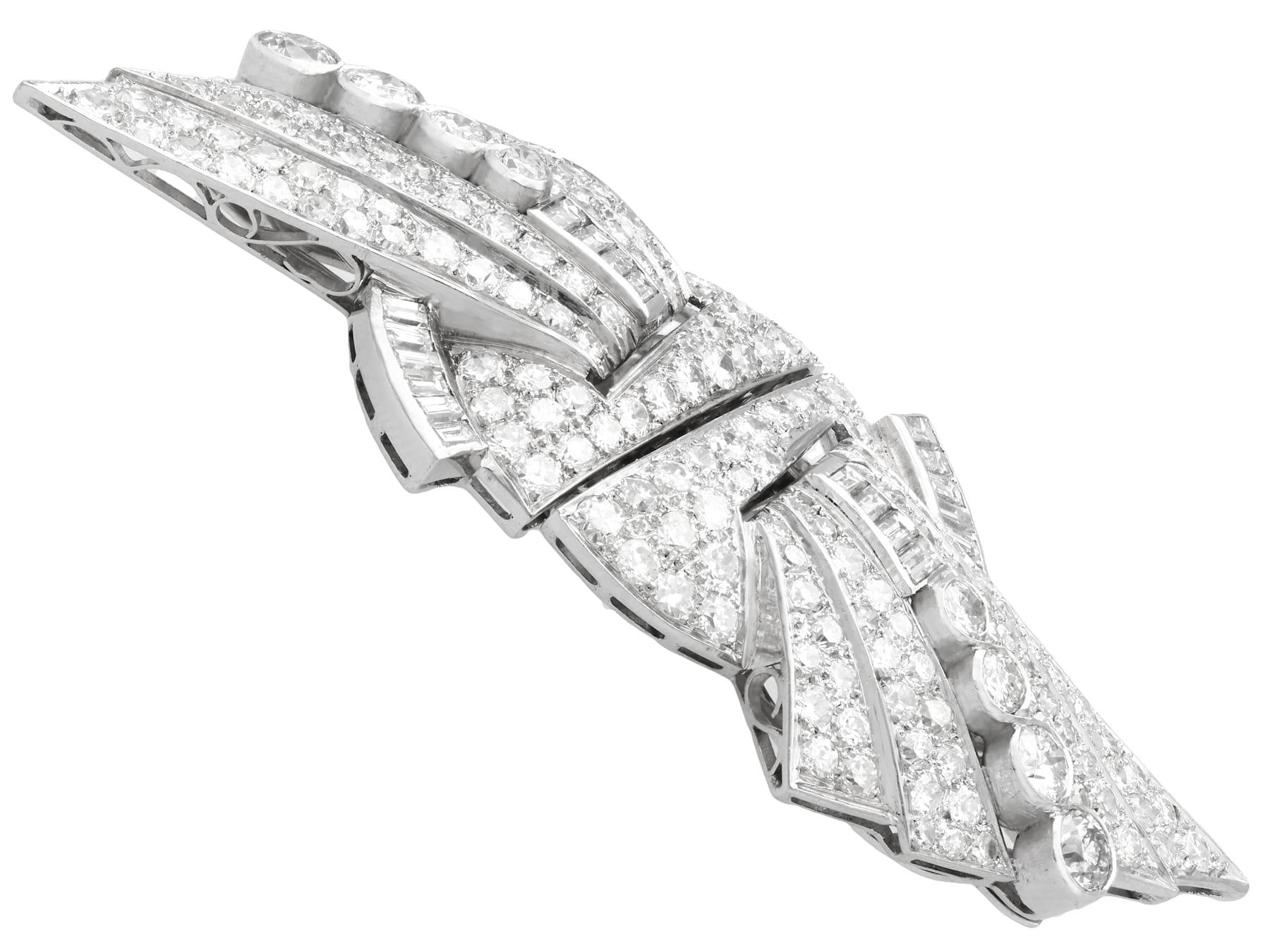 Art Deco 10.95 Carat Diamond Duette Double Clip Brooch in Platinum In Excellent Condition For Sale In Jesmond, Newcastle Upon Tyne