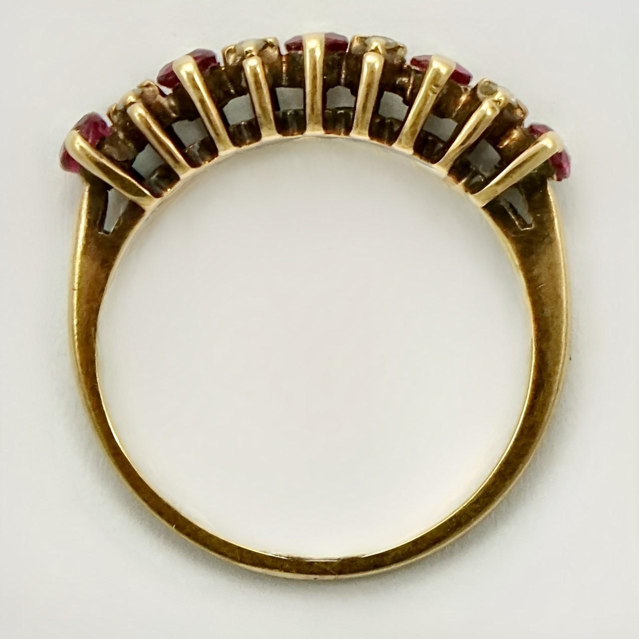 Art Deco Ring aus 10 Karat Gold mit Diamant und Rubin Damen im Angebot