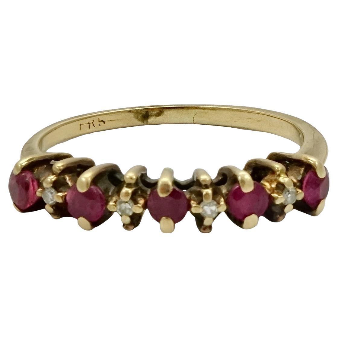 Art Deco Ring aus 10 Karat Gold mit Diamant und Rubin im Angebot