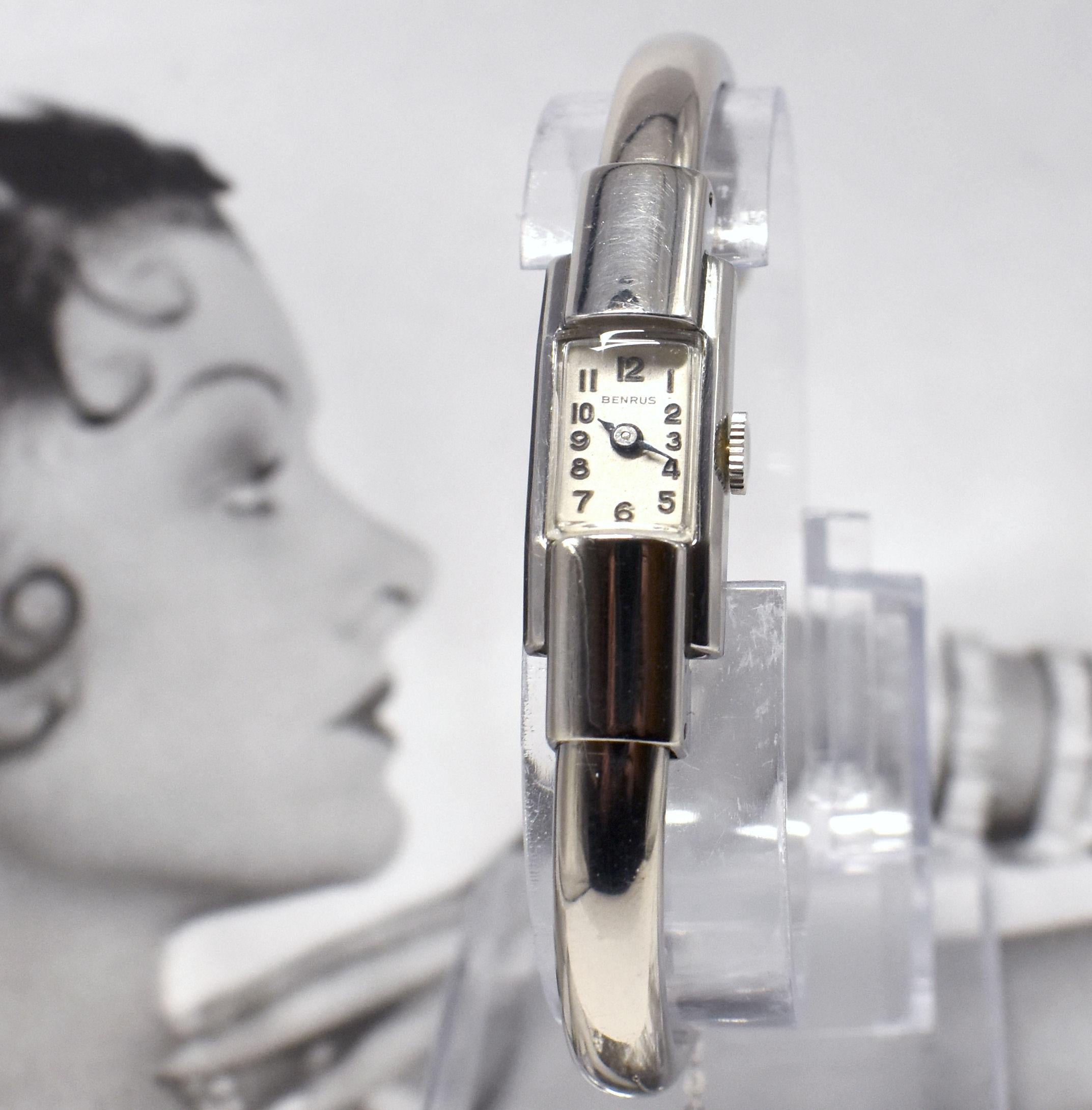 Art déco Montre bracelet Benrus pour dames en or blanc 10k, circa 1940 Bon état - En vente à Westward ho, GB