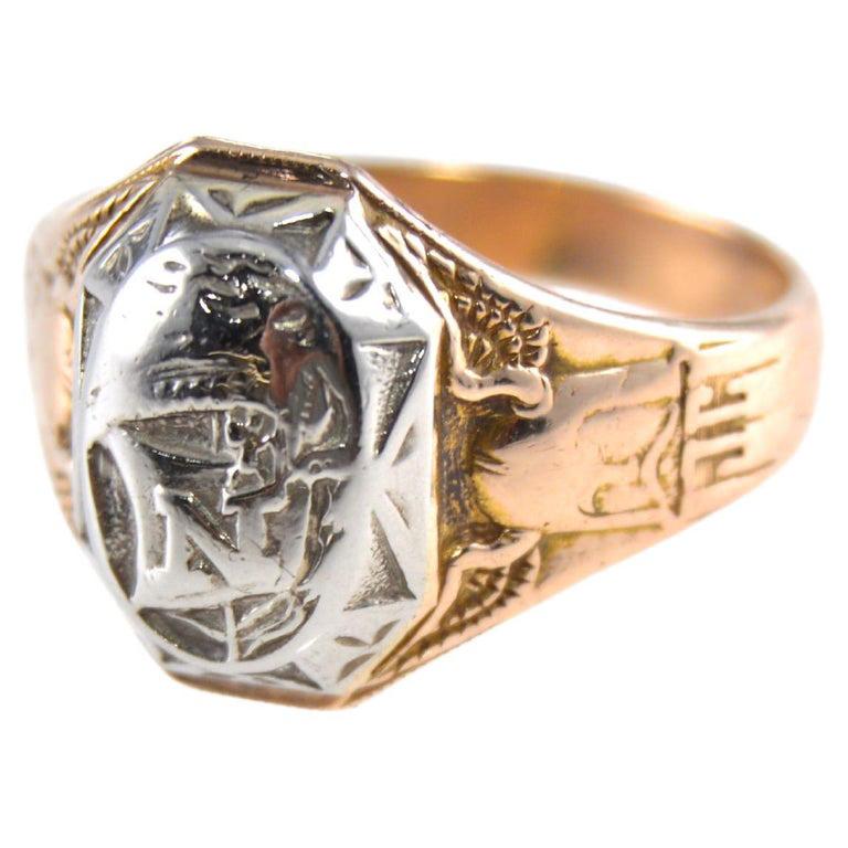 Women's or Men's Art Deco 10Kt Gold Handmade Ring in Two Tone Yellow and White Gold from 1938 For Sale