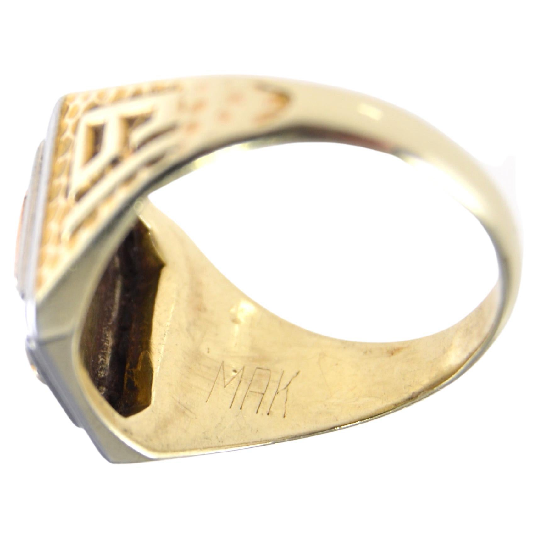 Art Deco 10Kt Solid Multi Color Gold School Ring from FHA Commercial from 1930  In Excellent Condition For Sale In Long Beach, CA