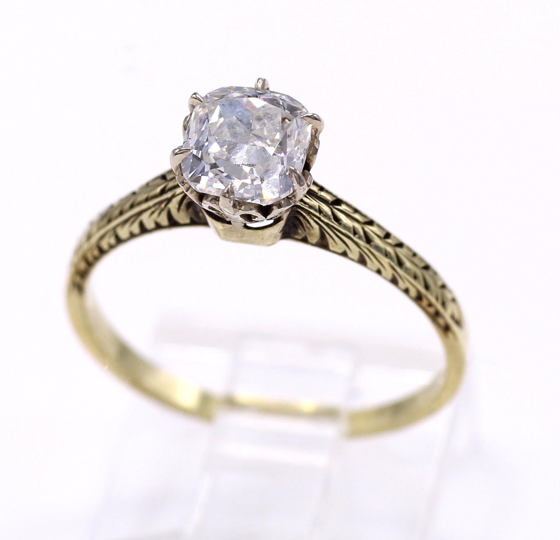 Art Deco 1.10 Carat Cushion GIA Certified Diamond Gold Ring In Excellent Condition For Sale In New York, NY