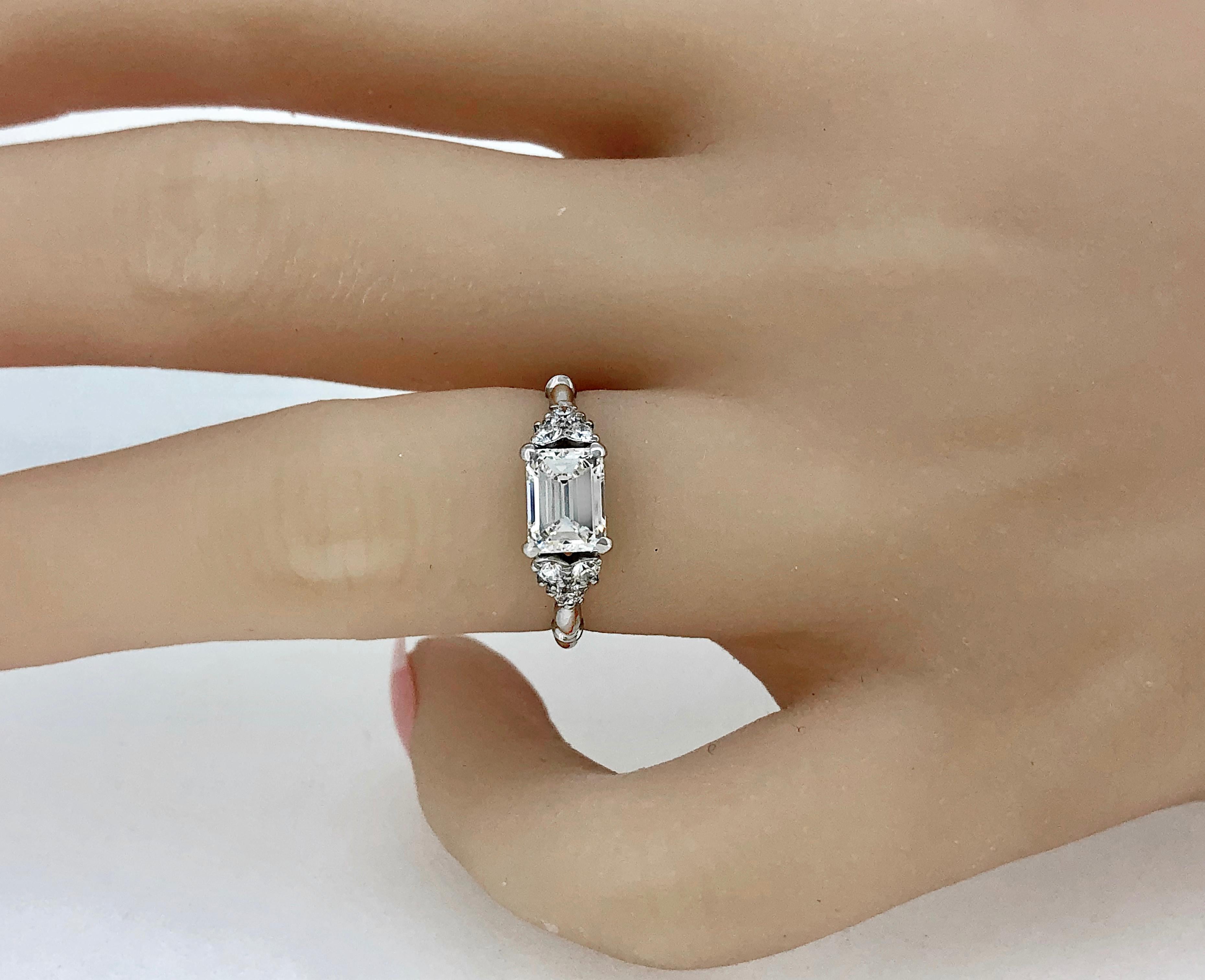Art Deco 1.10 Carat Diamond Antique Engagement Ring Platinum, Edward Petri In Excellent Condition In Tampa, FL