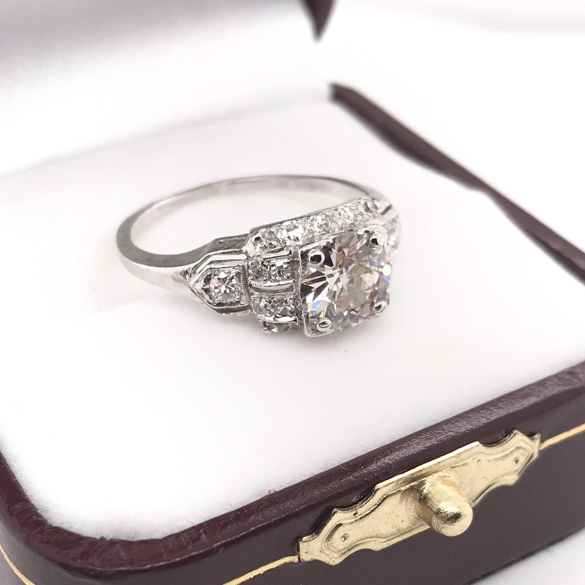 Art Deco 1.10 Carat Diamond Platinum Engagement Ring 4