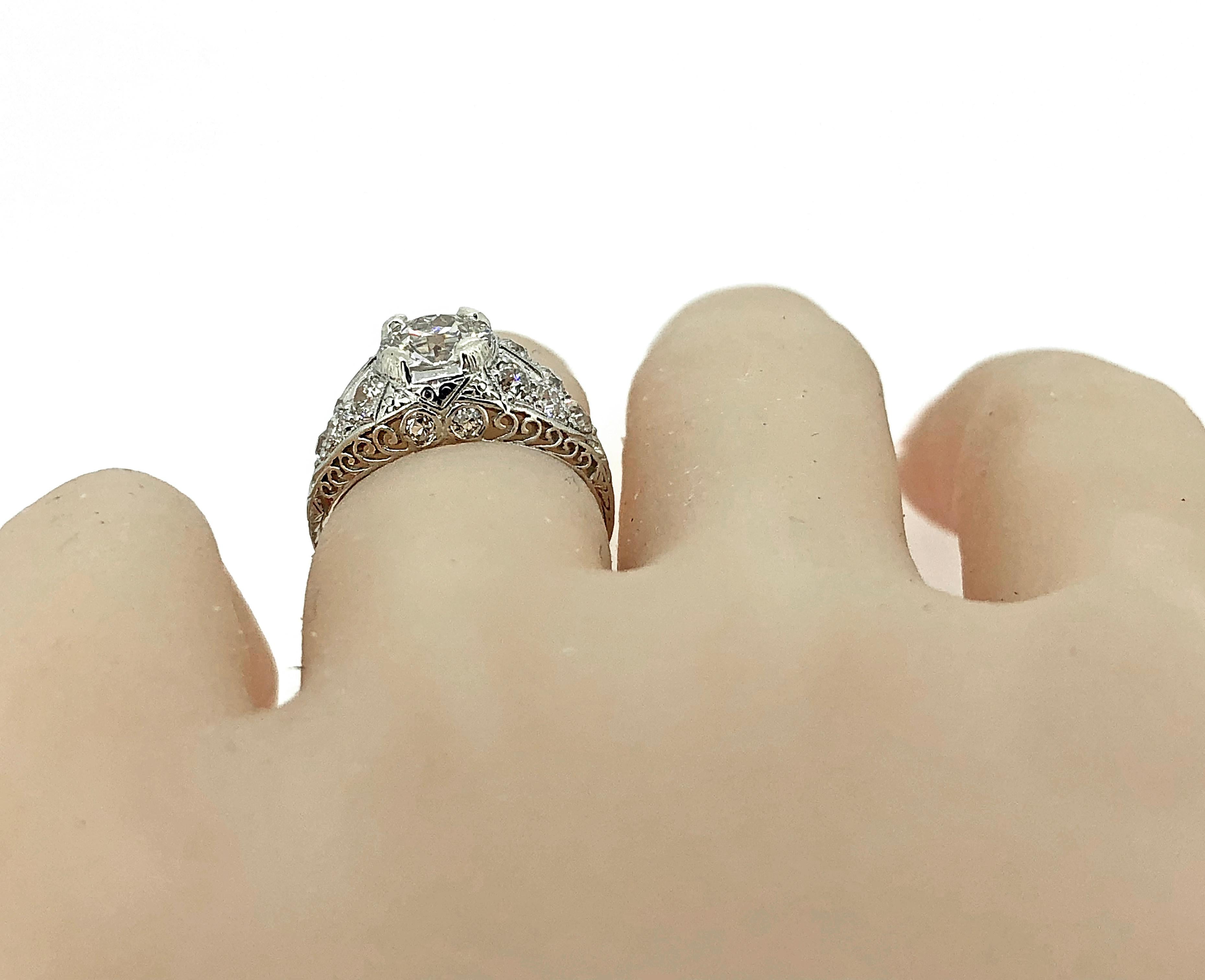 Women's Art Deco 1.10 Carat Diamond Platinum Engagement Ring  For Sale