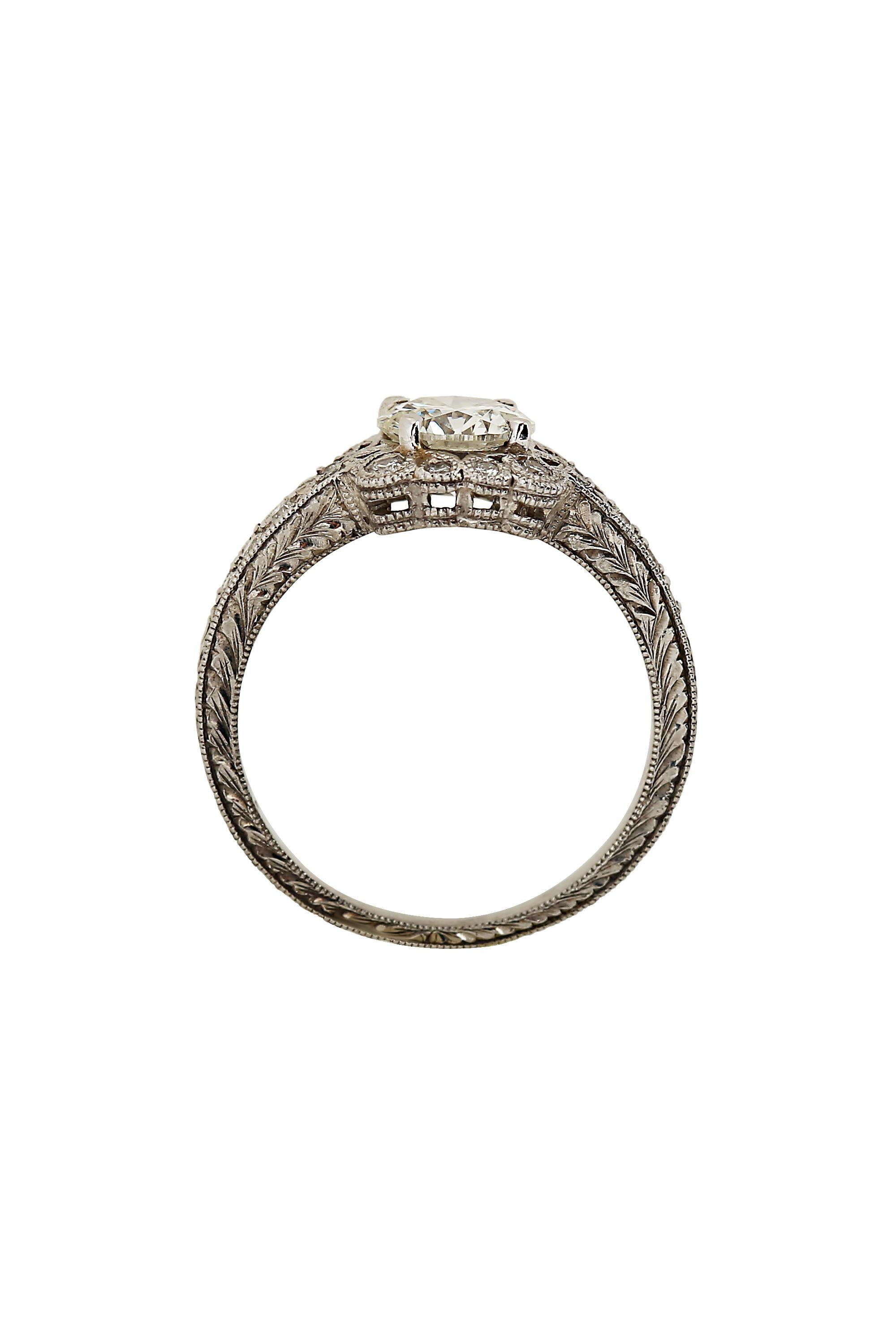 Round Cut Art Deco 1.10 Carat Diamond Platinum Ring For Sale