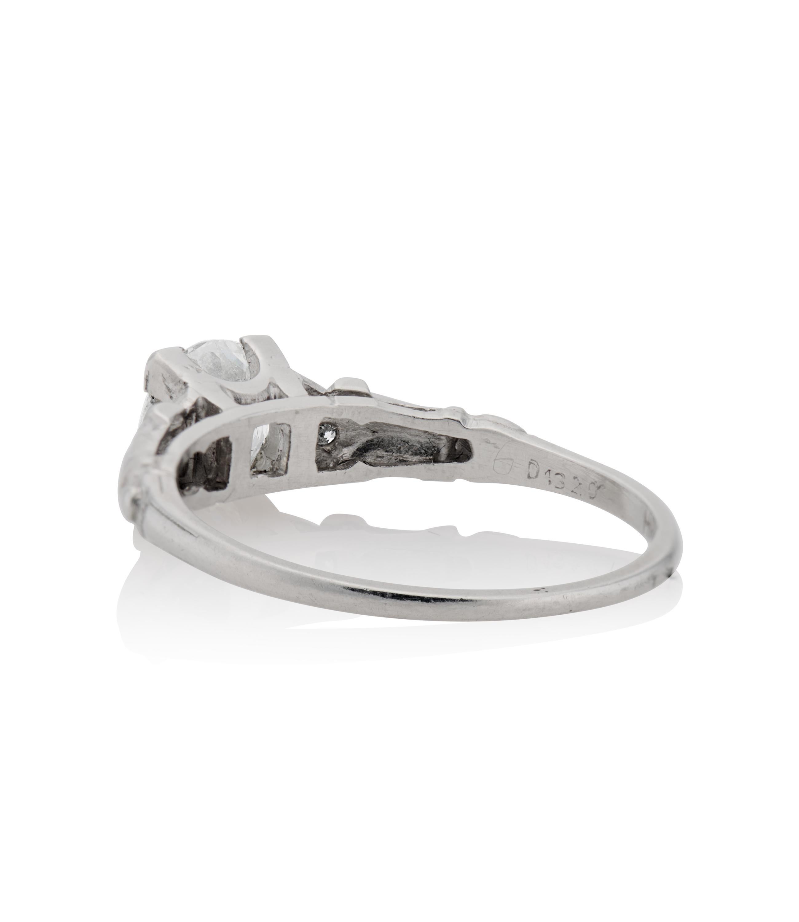Art Deco 1.10 Carat Old European Cut Platinum Diamond Antique Engagement Ring In Good Condition In New York, NY
