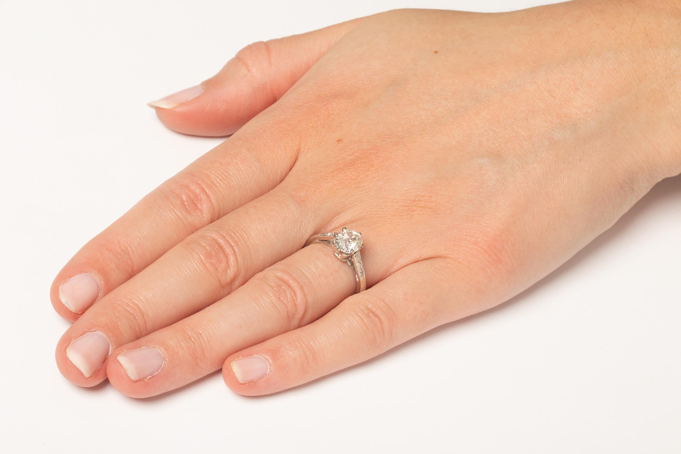 Women's or Men's Art Deco 1.10ct Diamond Solitaire Engagement Ring, c.1930s