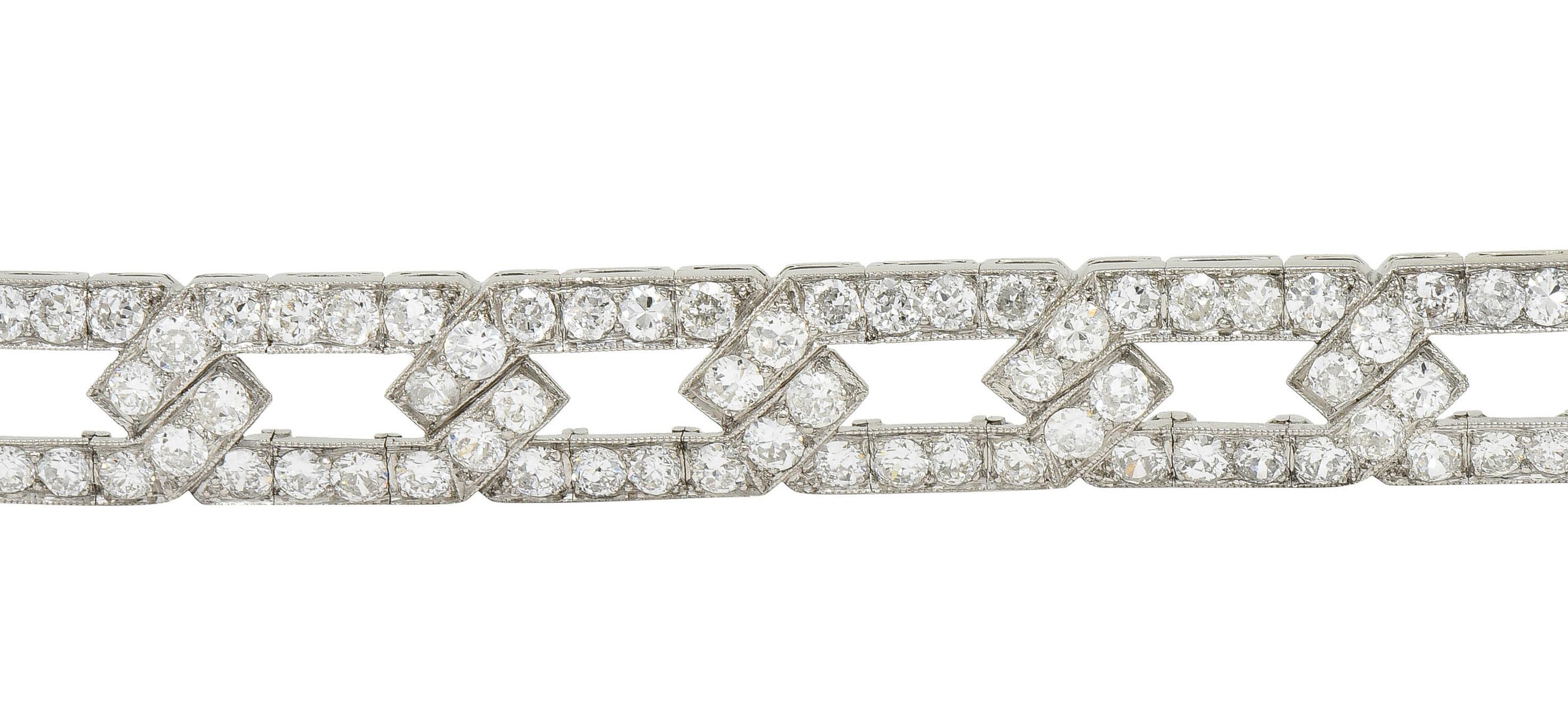 Art Deco 11.18 CTW Diamond Platinum Chain Link Motif Vintage Strap Bracelet For Sale 1