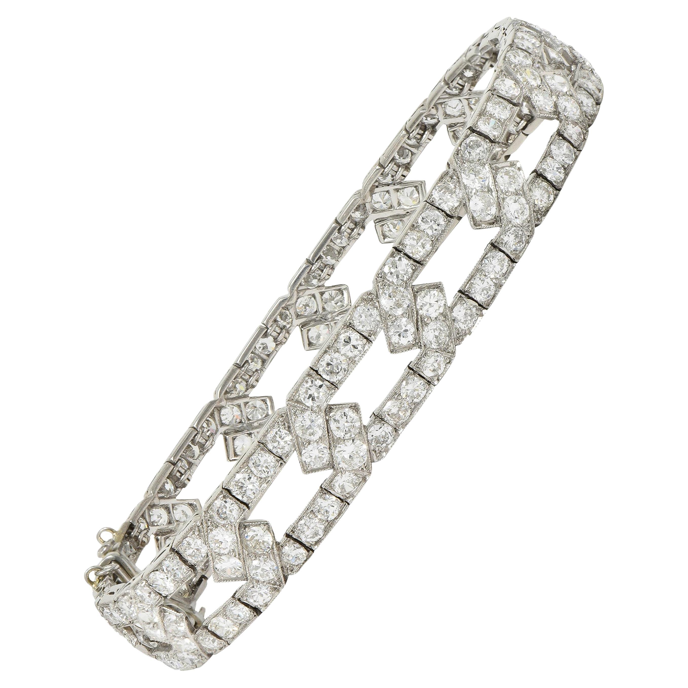 Art Deco 11.18 CTW Diamond Platinum Chain Link Motif Vintage Strap Bracelet For Sale