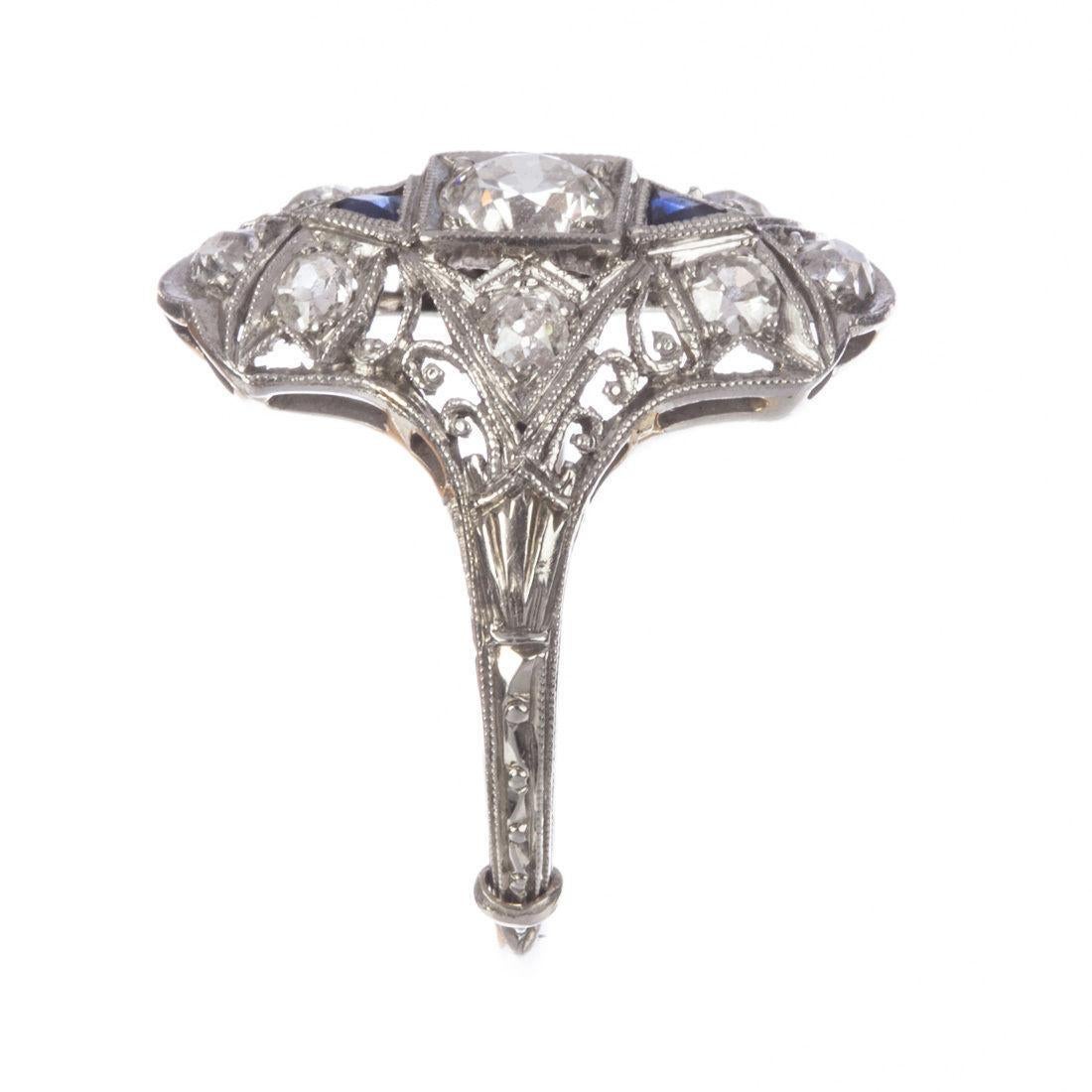Art Deco 1.12 Carat Diamond and Blue Sapphire Platinum Wedding Ring In Excellent Condition For Sale In New York, NY