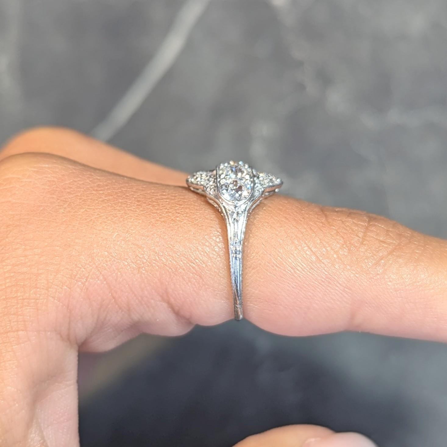 Art Deco 1.12 CTW Old European Diamond Platinum Floral Vintage Dinner Ring For Sale 8