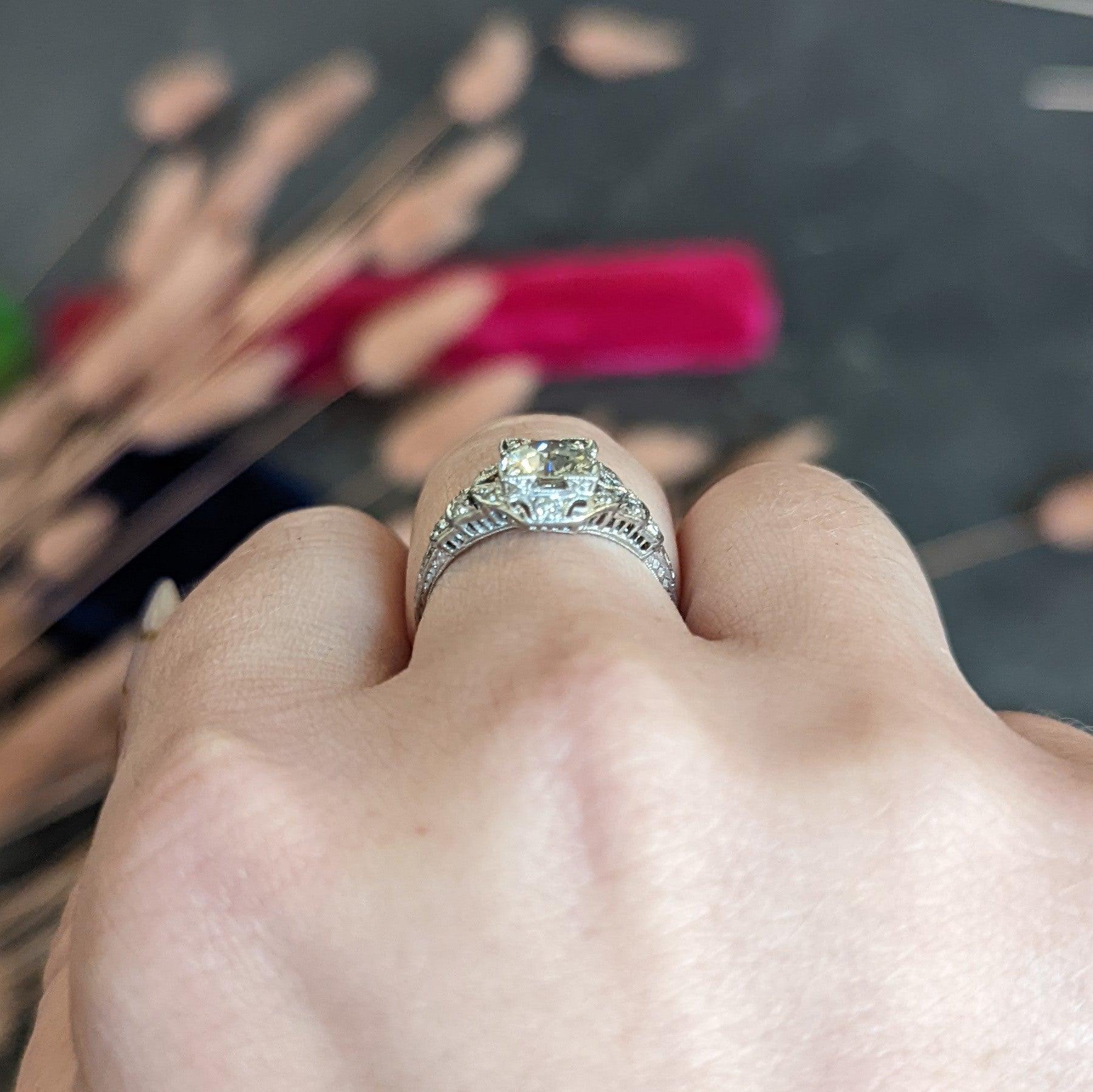 Art Deco 1.13 Carats Diamond Platinum Foliate Engagement Ring 7