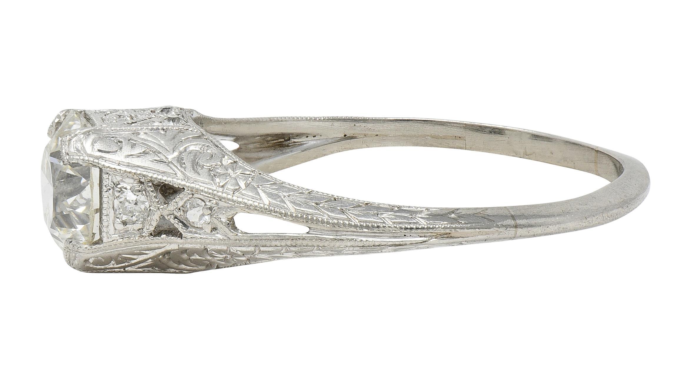 Bague de fiançailles Art déco 1,13 CTW Old European Diamond Platinum Scrolling Wheat en vente 1