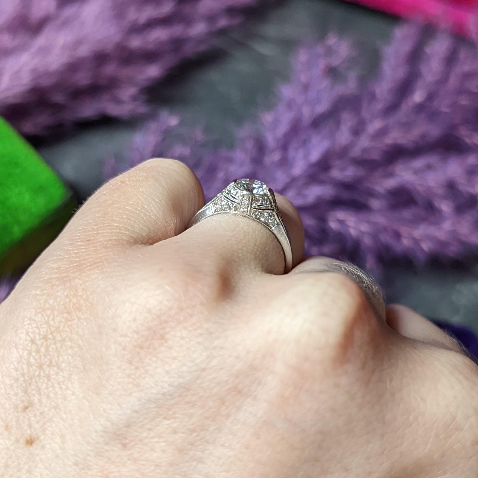 Art Deco 1.14 Carats Diamond Platinum Bombé Engagement Ring For Sale 6