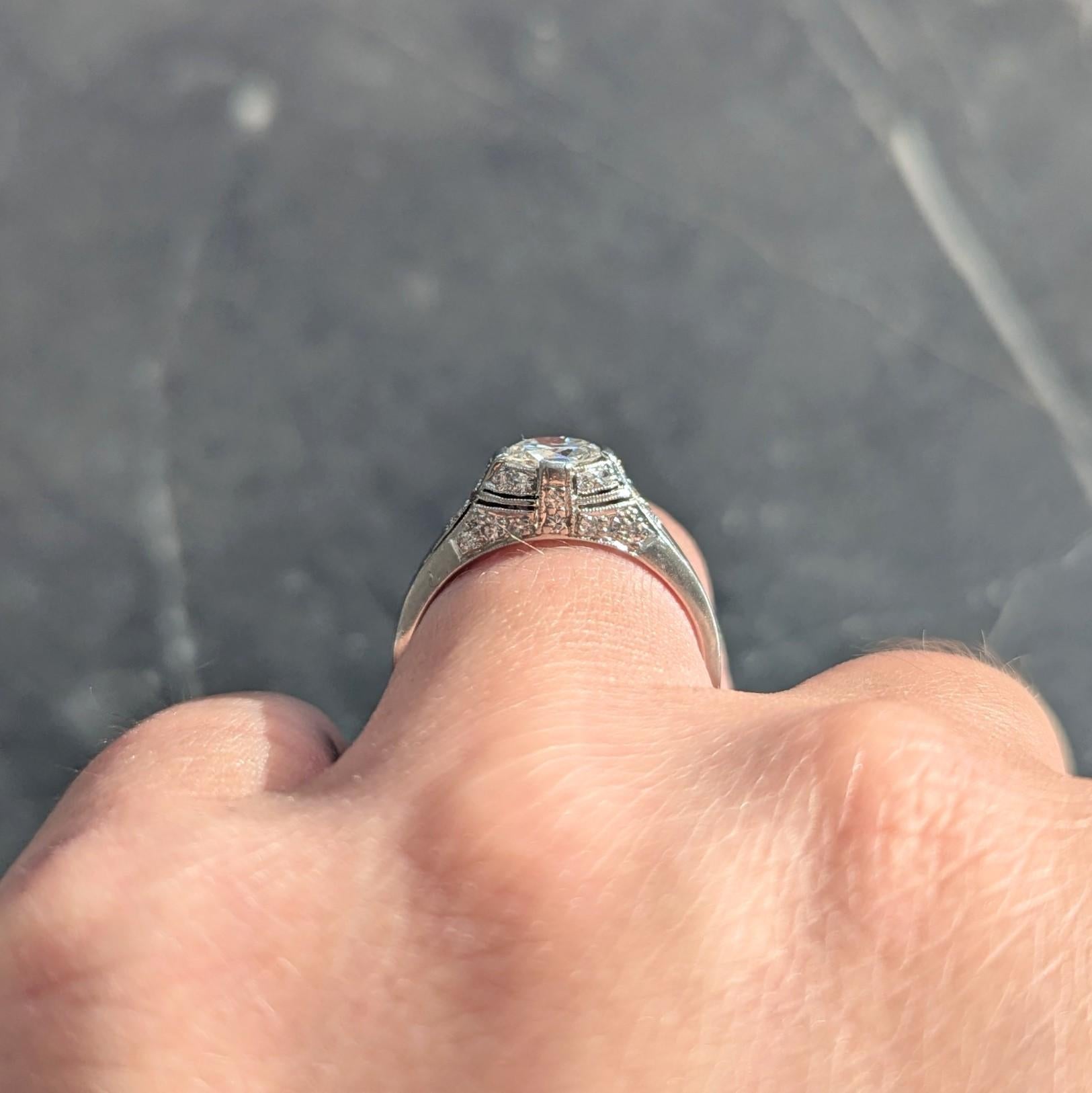 Anillo de compromiso Art Déco Bombé Vintage de Platino con 1,14 quilates de diamantes en venta 5