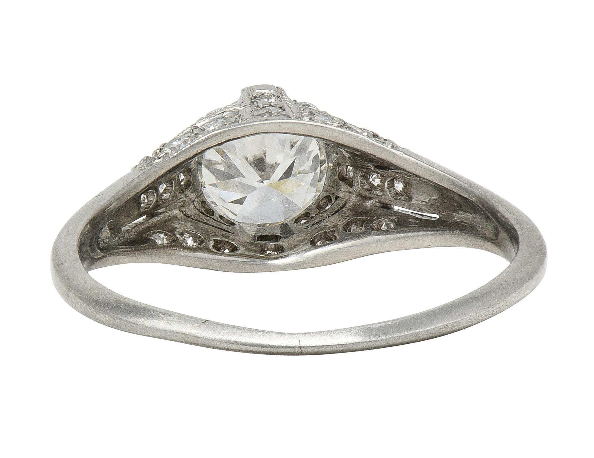 Anillo de compromiso Art Déco Bombé Vintage de Platino con 1,14 quilates de diamantes en Excelente estado para la venta en Philadelphia, PA