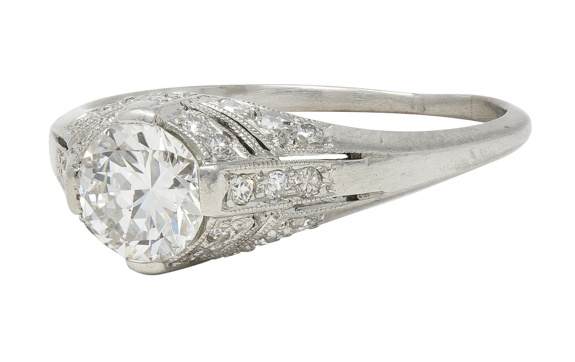 Anillo de compromiso Art Déco Bombé Vintage de Platino con 1,14 quilates de diamantes en venta 1