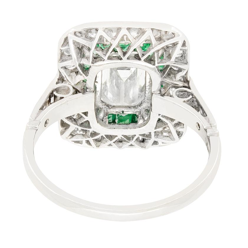 Art Deco 1.15ct Diamond and Emerald Target Ring, c.1920s In Good Condition For Sale In London, GB