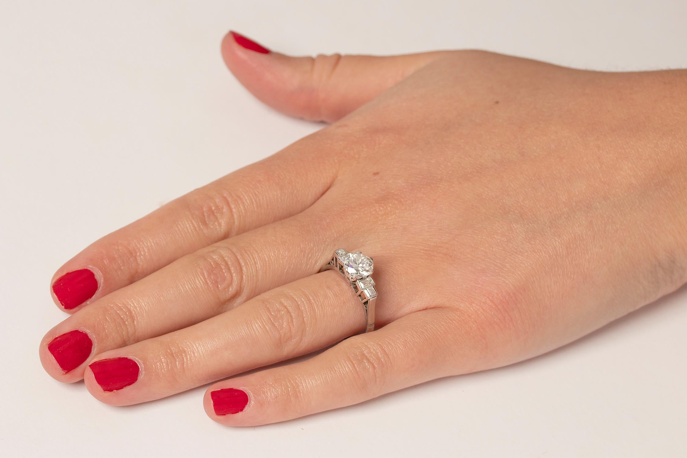 Art Deco 1.16 Carat Diamond Solitaire Engagement Ring, circa 1920s 1