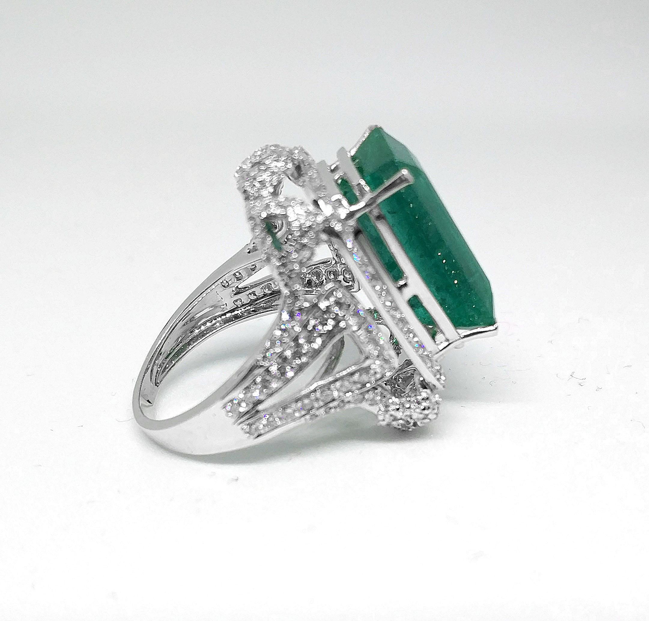 Art Deco 11.76 Carat Emerald 1.43 Carat Diamond Ring For Sale 5