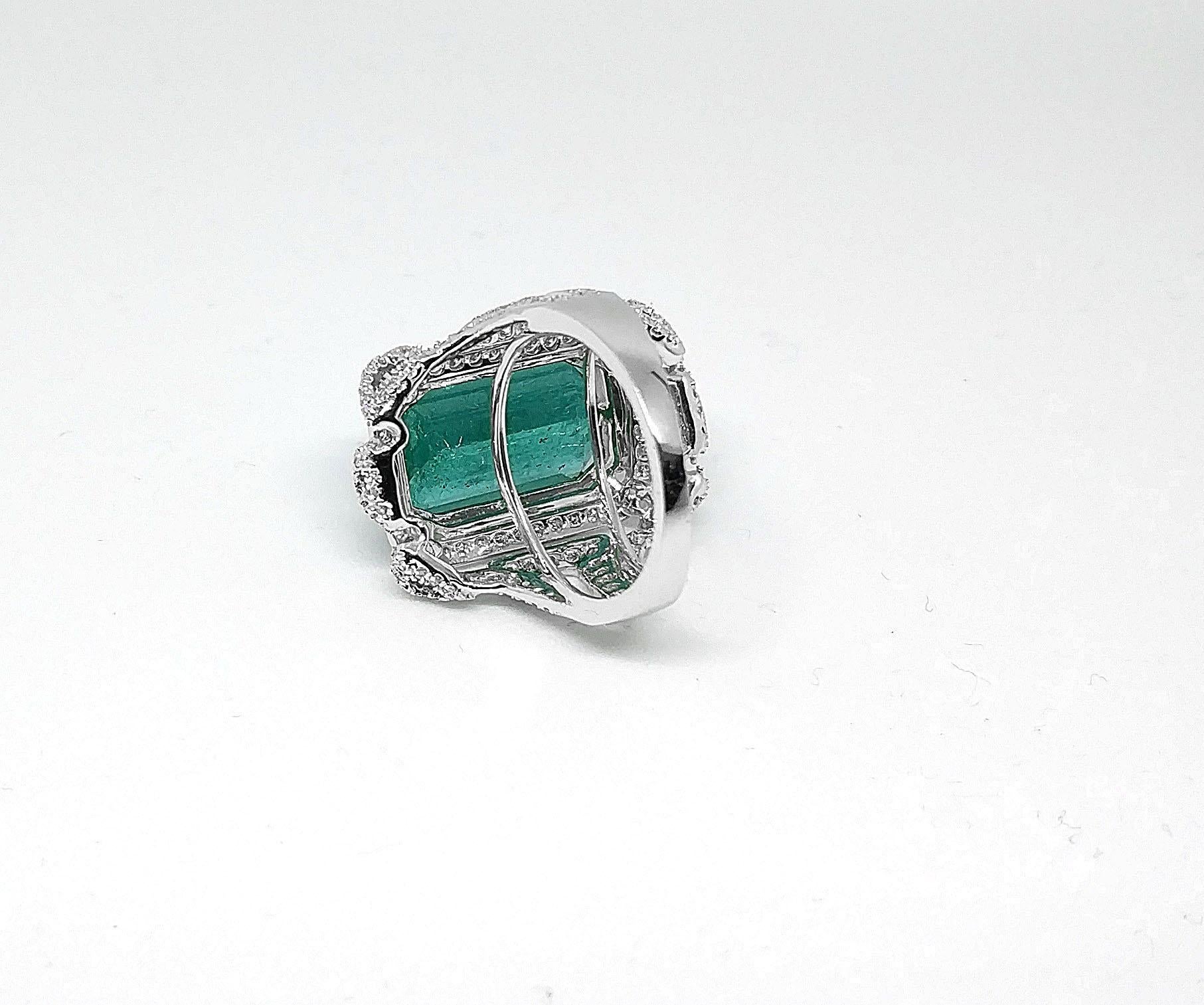 Art Deco 11.76 Carat Emerald 1.43 Carat Diamond Ring For Sale 4