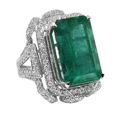 Art Deco 11.76 Carat Emerald 1.43 Carat Diamond Ring