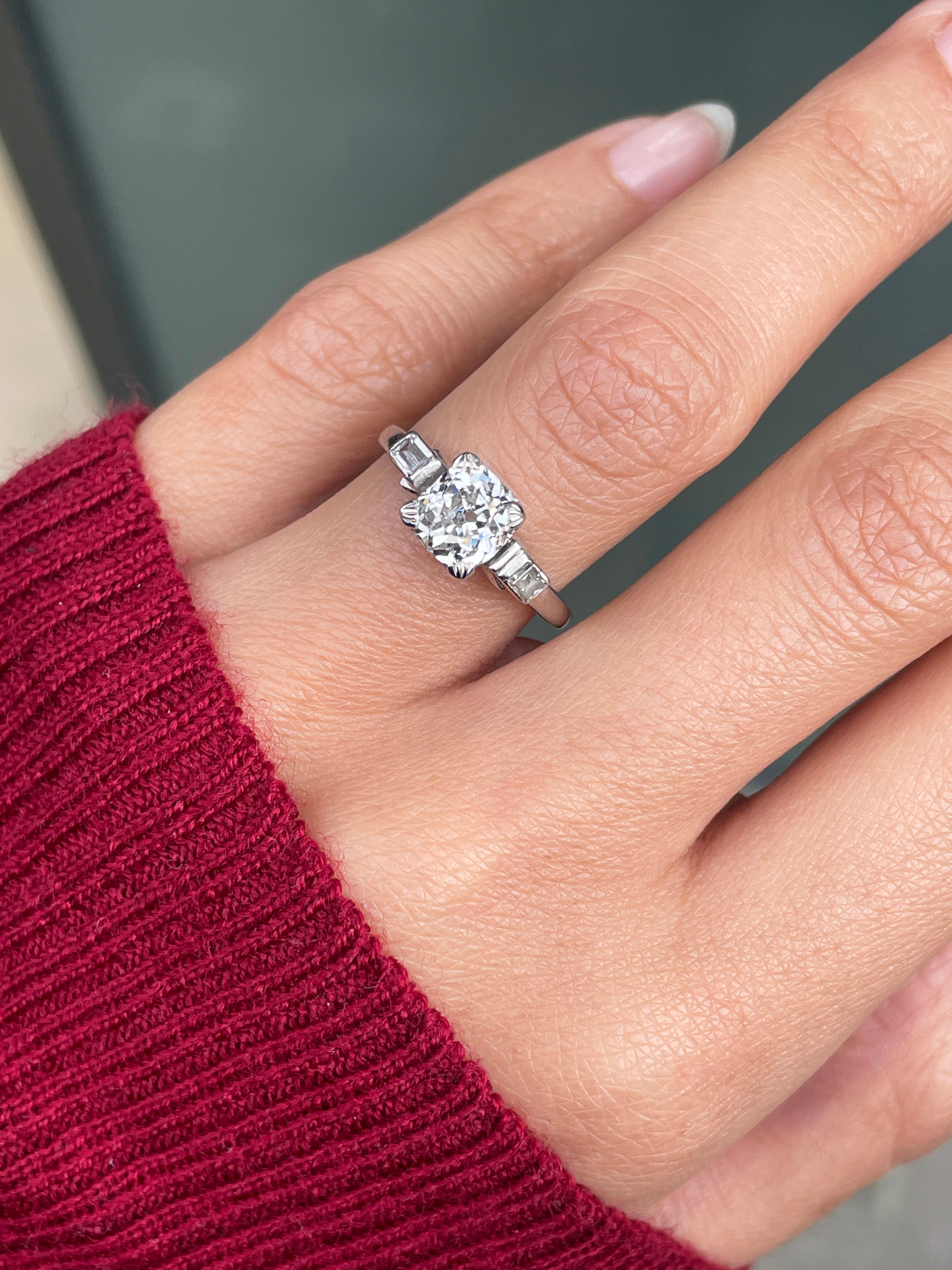 Art Deco 1.17ct Old Mine Cut Diamond Three-Stone Platinum Engagement Ring For Sale 1
