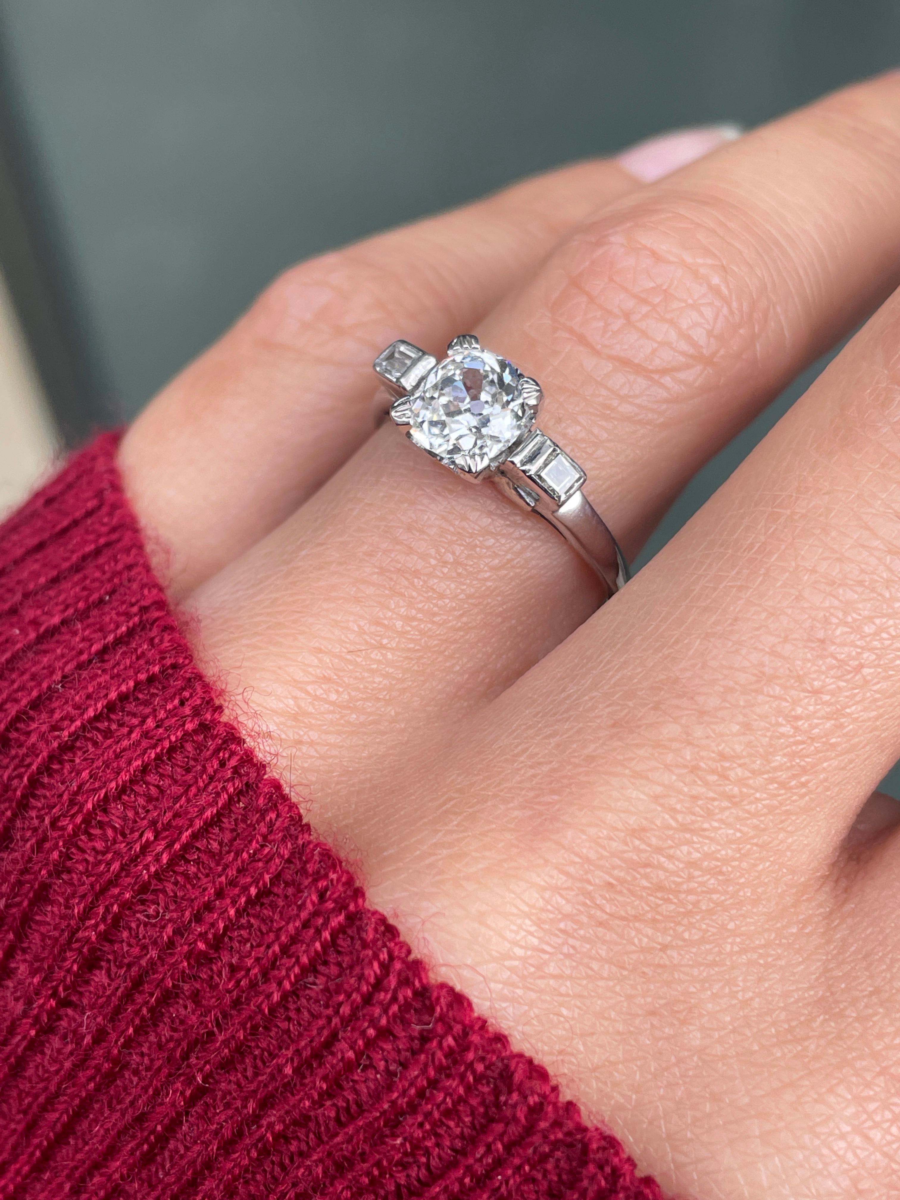 Art Deco 1.17ct Old Mine Cut Diamond Three-Stone Platinum Engagement Ring For Sale 2