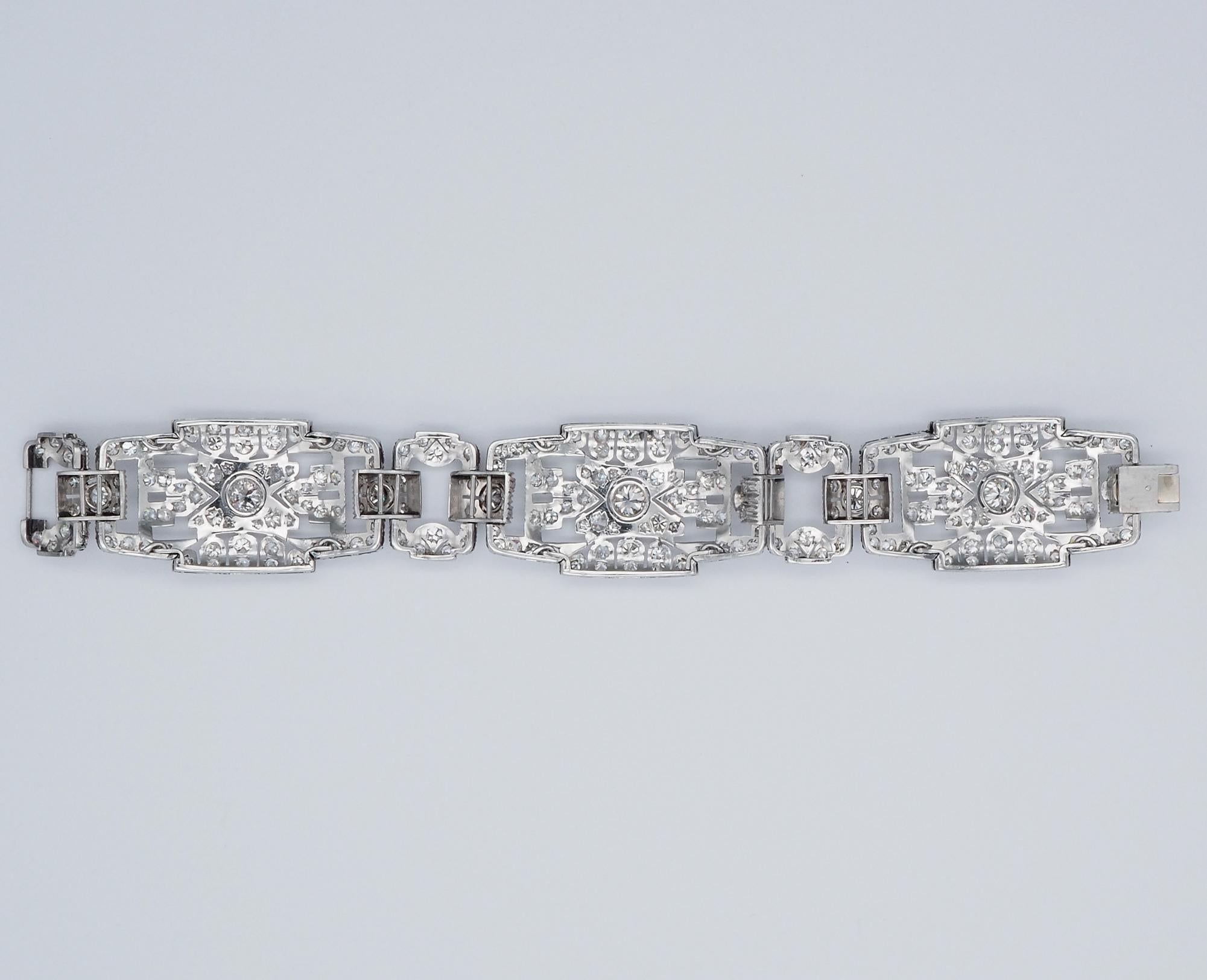 Art Deco 11.80 Ct Diamond Platinum Wide Panel Bracelet For Sale 5