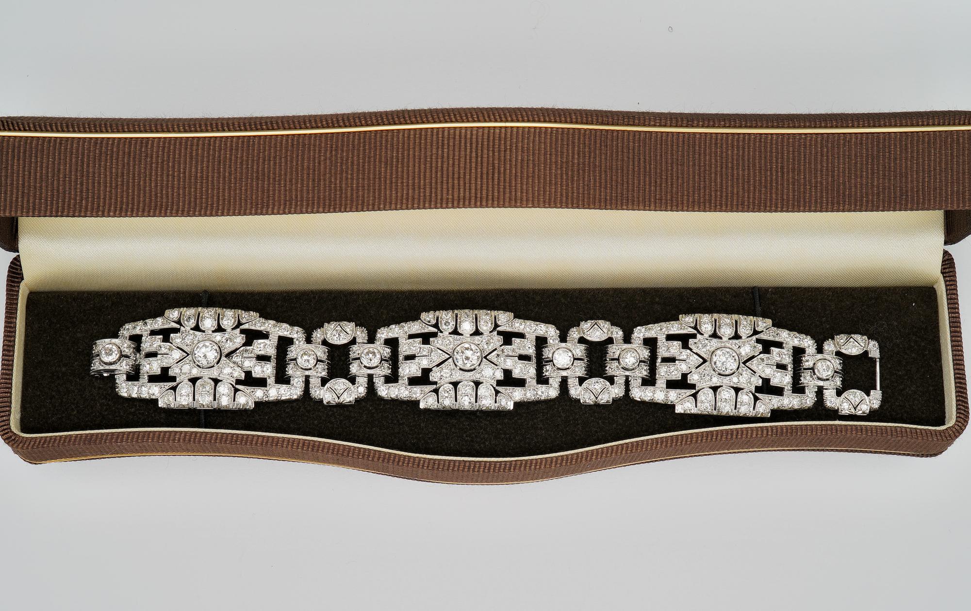 Women's or Men's Art Deco 11.80 Ct Diamond Platinum Wide Panel Bracelet For Sale