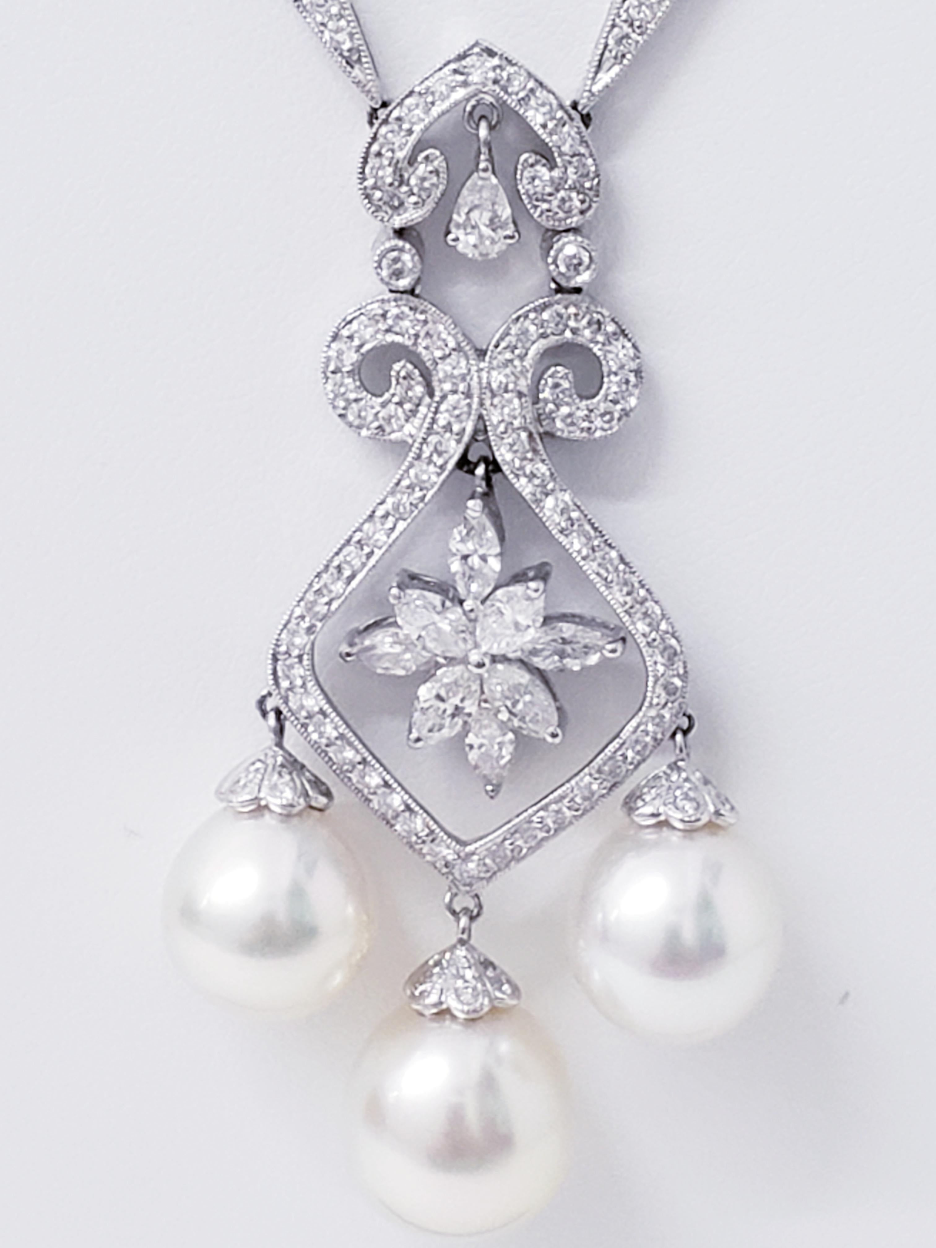 Collier goutte de créateur Art déco en or blanc 18 carats avec diamants et perles de 7 carats Excellent état - En vente à Miami, FL