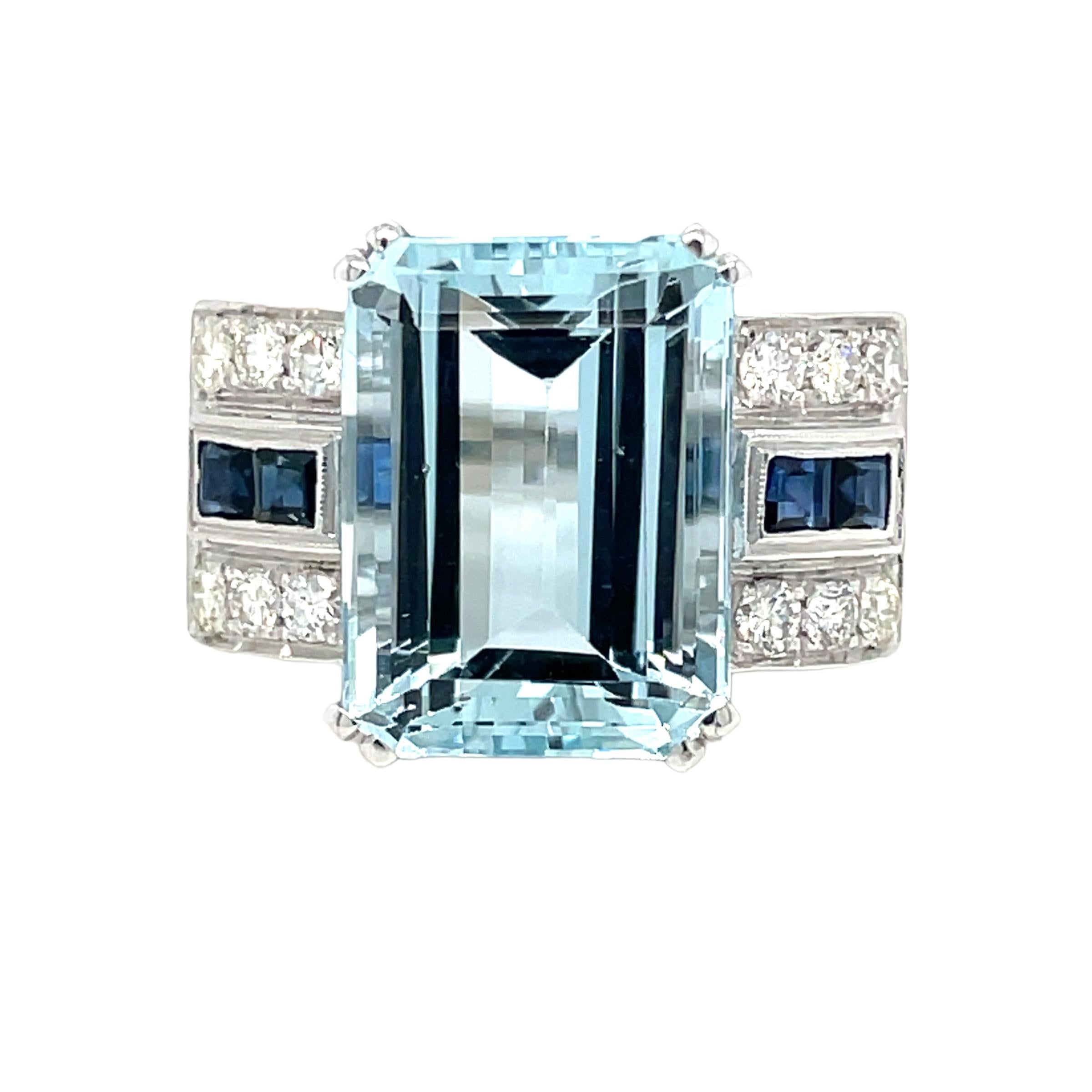 Art Deco 12 Carat Aquamarine Diamond Sapphire Gold Ring For Sale 1