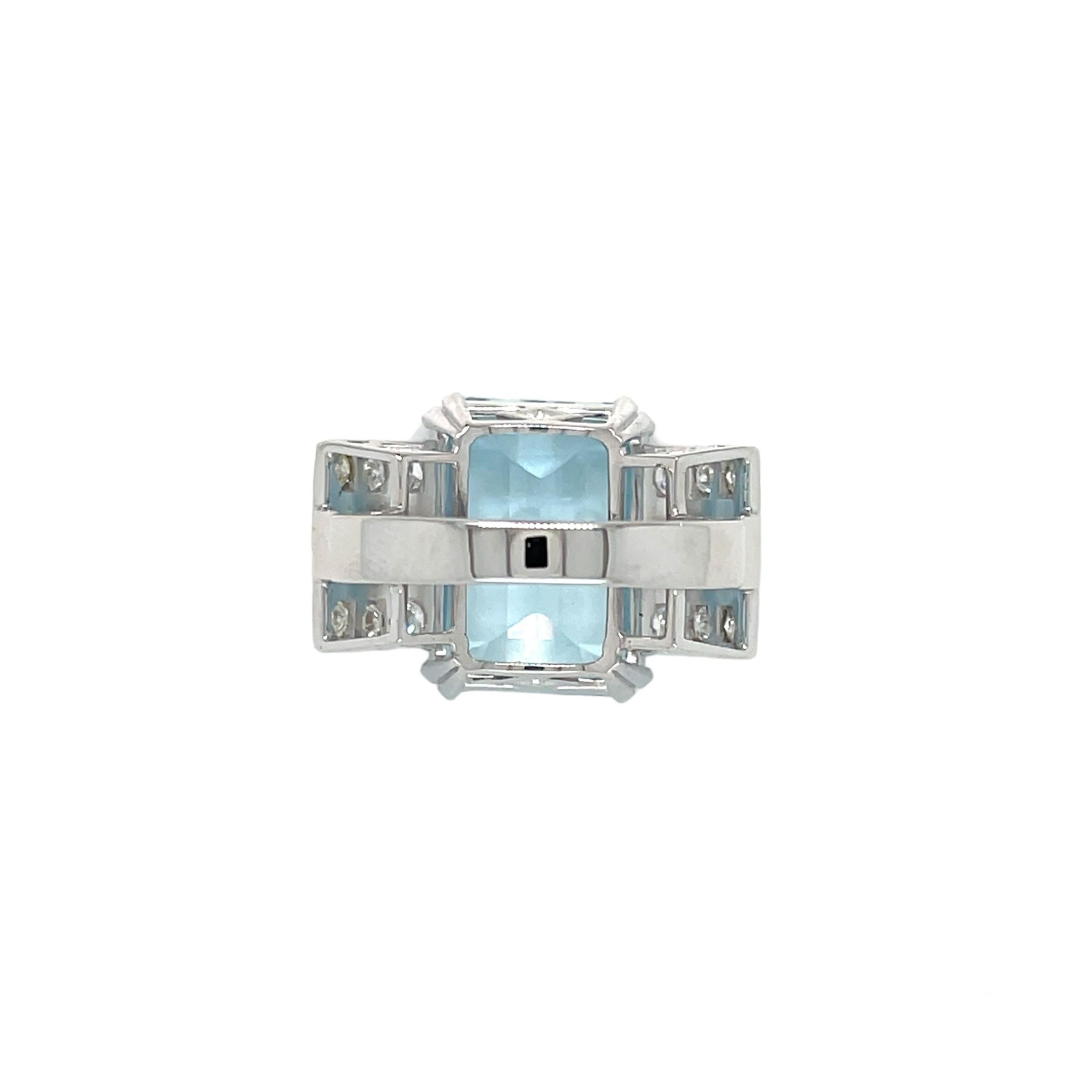 Art Deco 12 Carat Aquamarine Diamond Sapphire Gold Ring For Sale 2